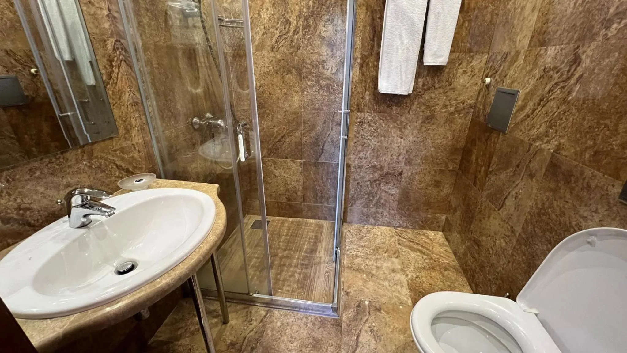 Shower in JEPPESEN RESIDENCE