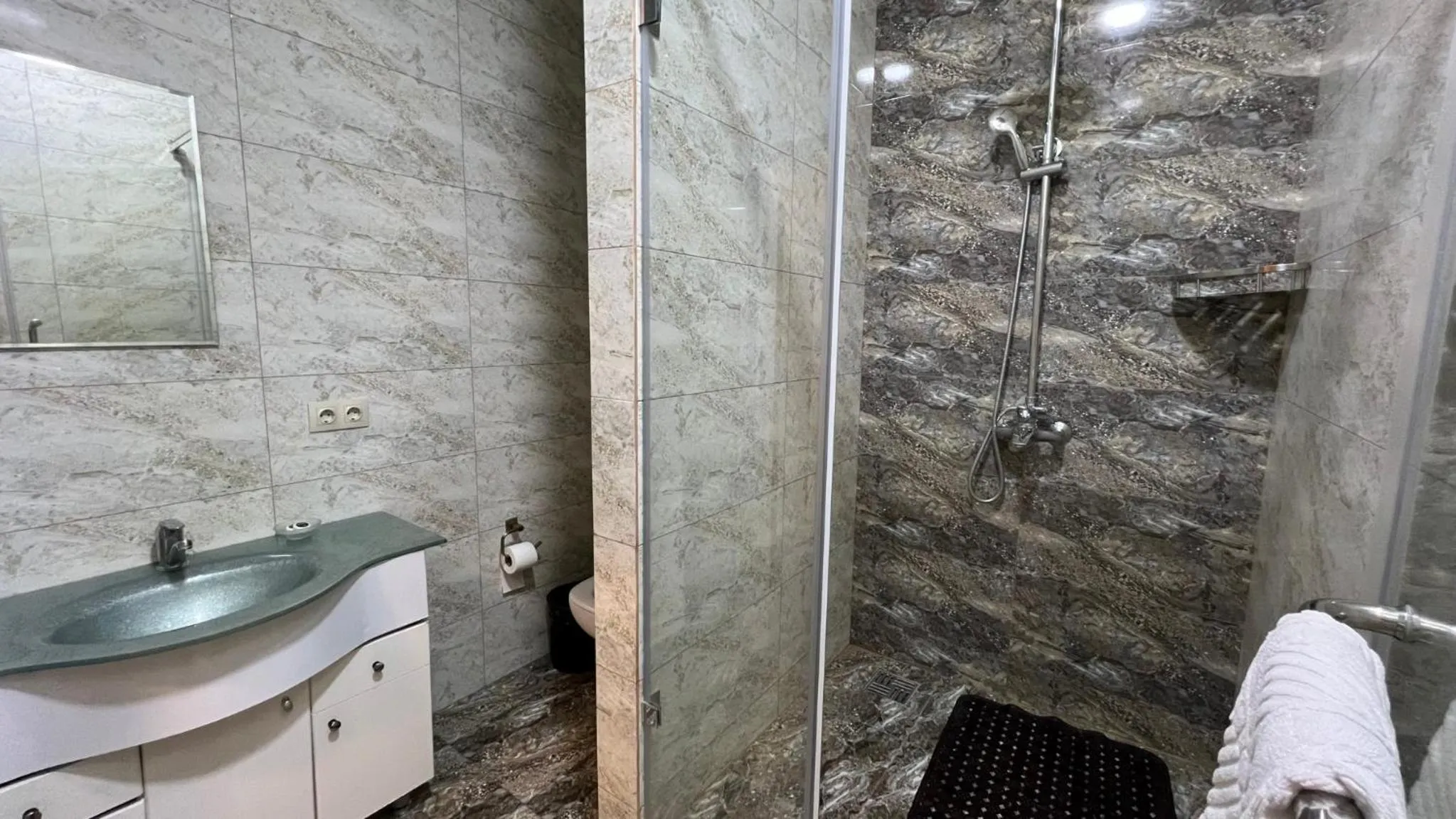 Shower in JEPPESEN RESIDENCE