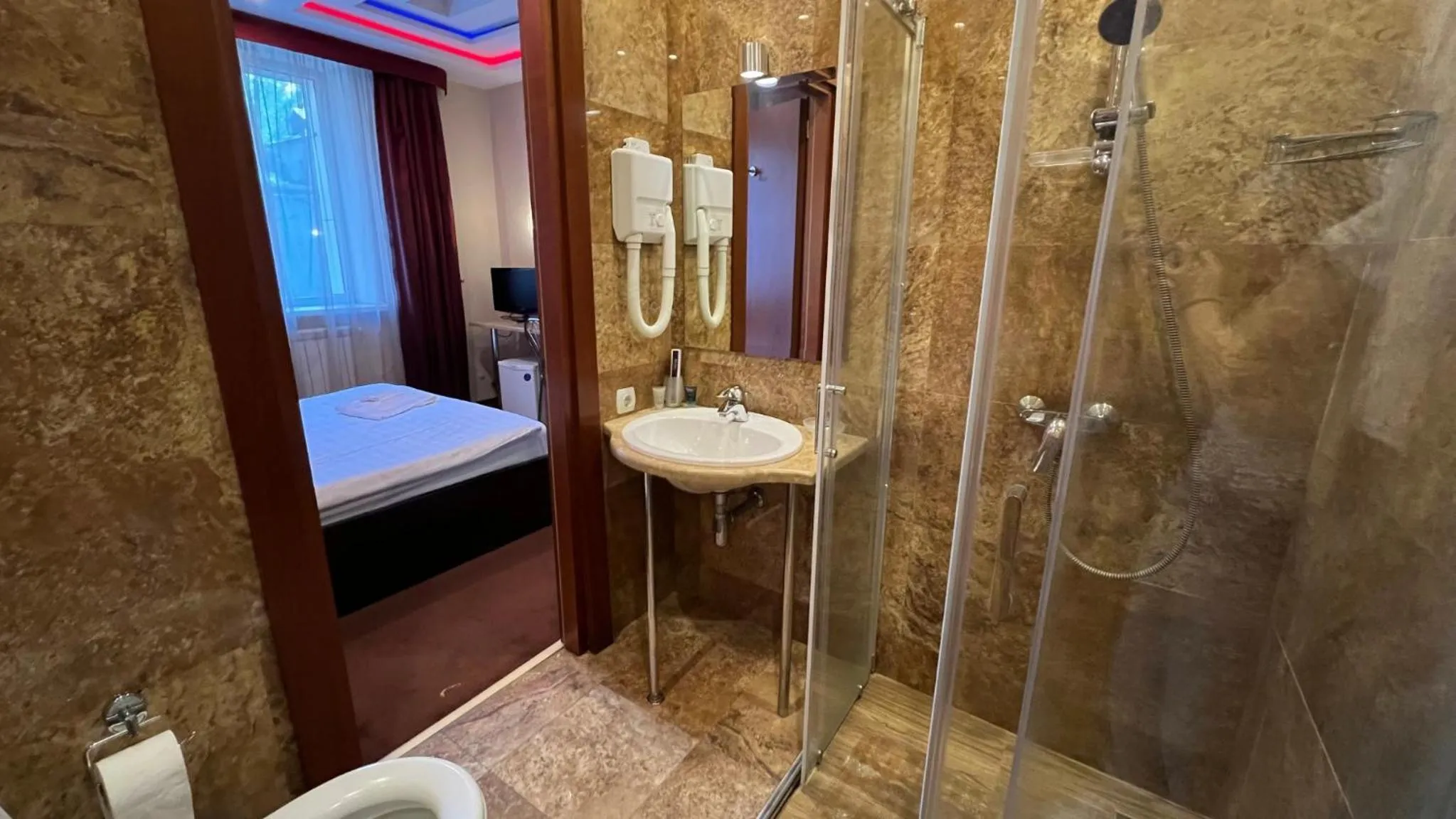 Shower in JEPPESEN RESIDENCE