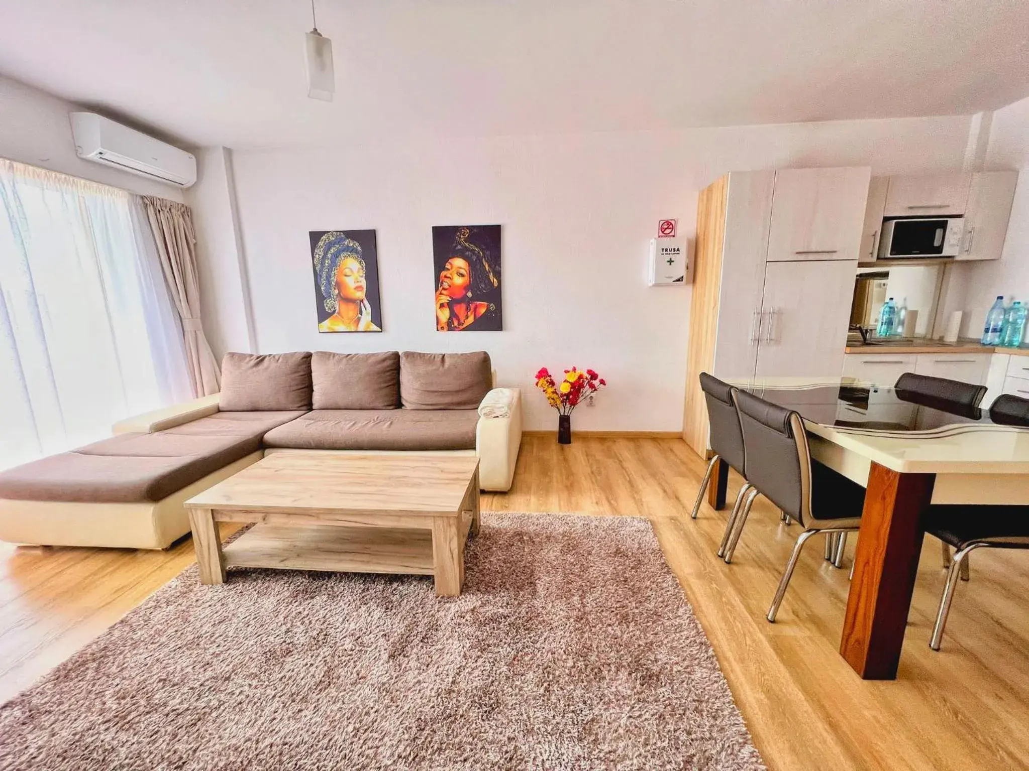 Deluxe One-Bedroom Apartment in Red Hotel Accommodation Deluxe One-Bedroom Apartment in Red Hotel Accommodation