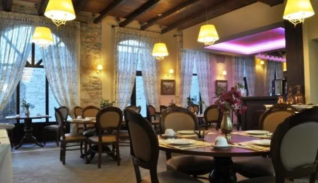Restaurant/places to eat in Areos Polis Boutique Hotel