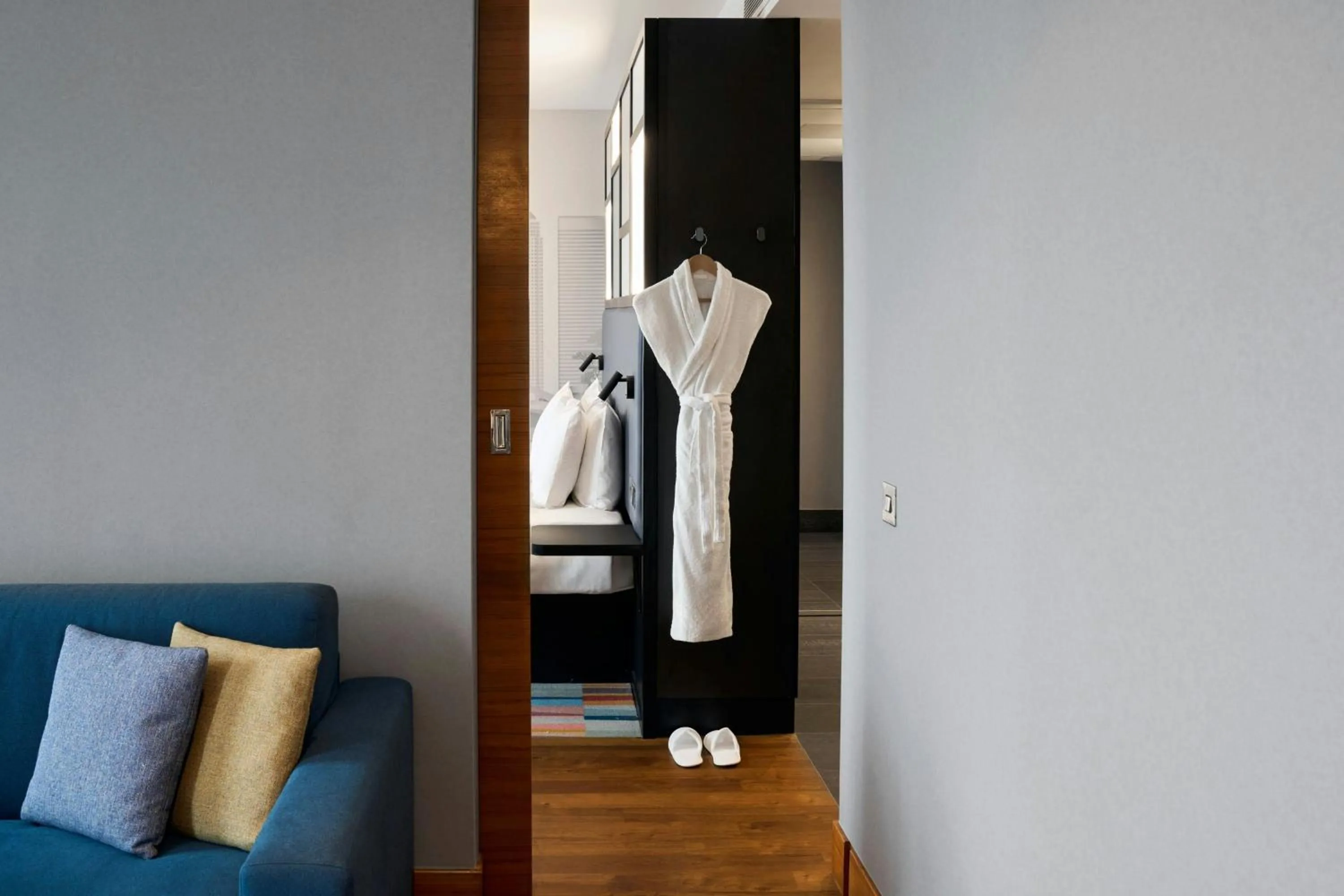 Photo of the whole room in Aloft London Excel