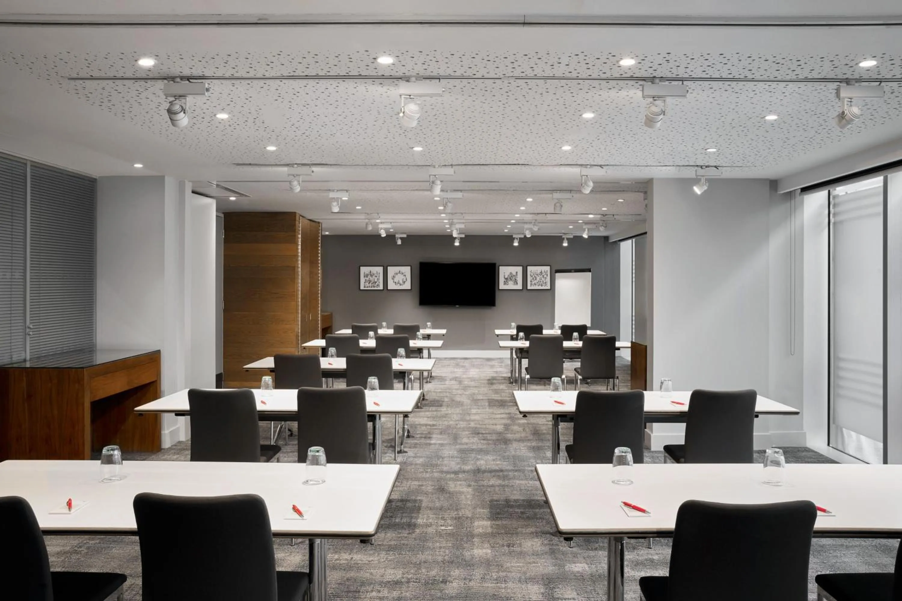 Meeting/conference room in Aloft London Excel