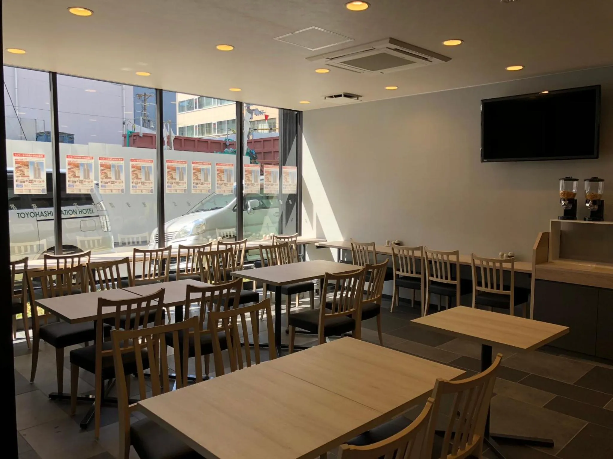 Restaurant/places to eat in Kuretake Inn Osaka Sakaisuji Honmachi