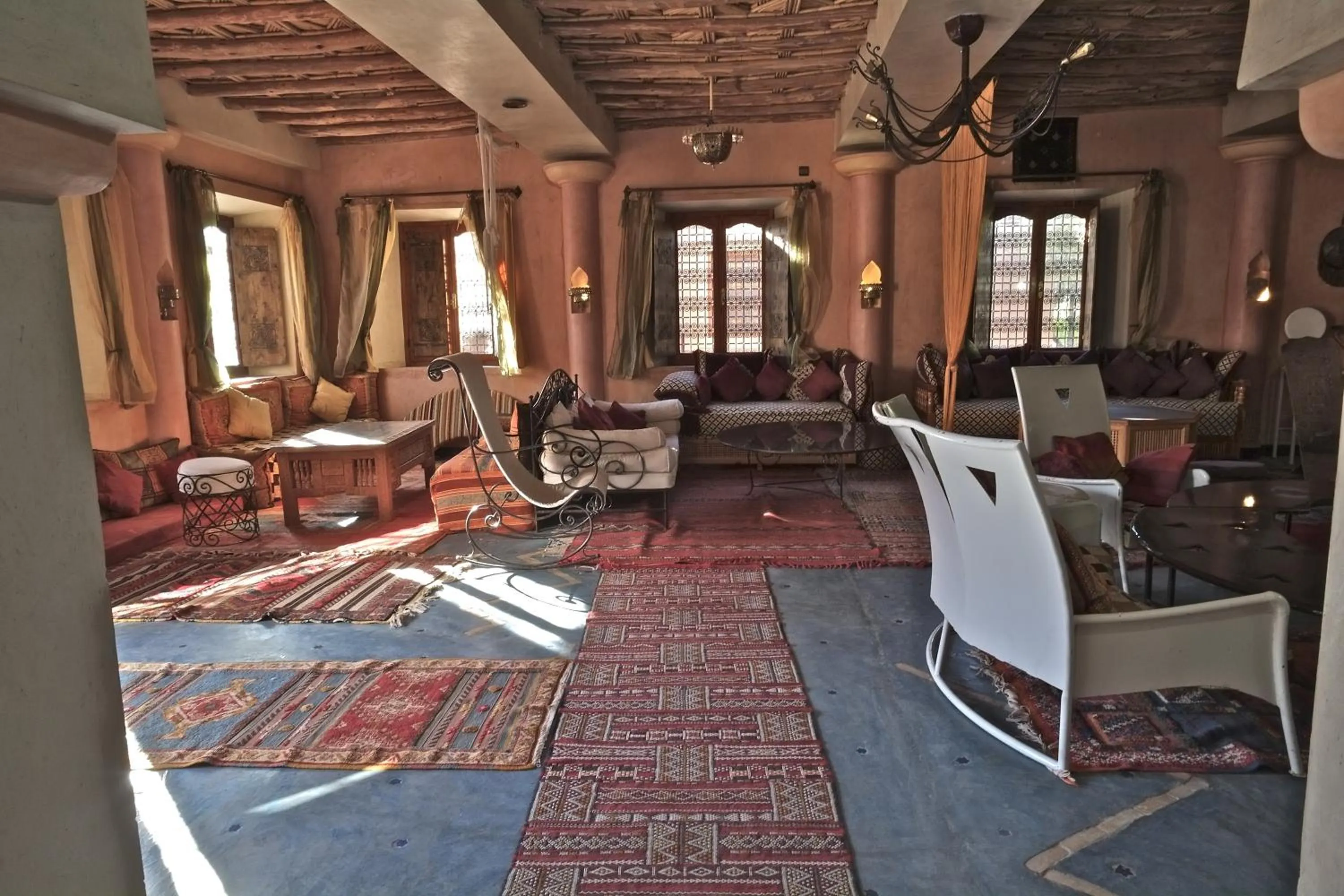 Lounge or bar in Sawadi Ecolodge