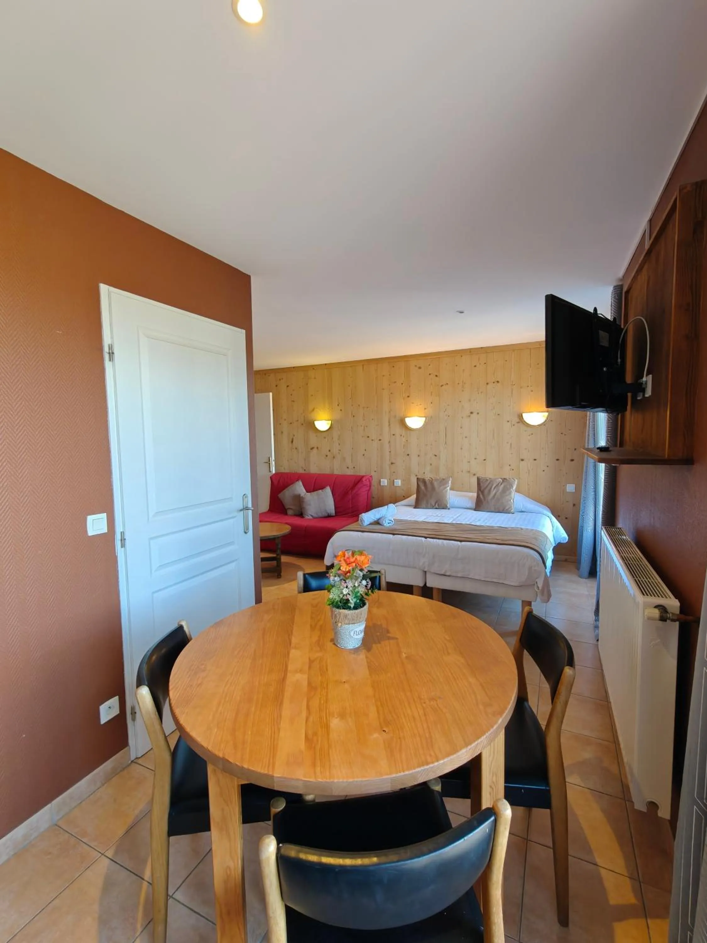 Dining area in Le Catalan - Hôtel et appartements