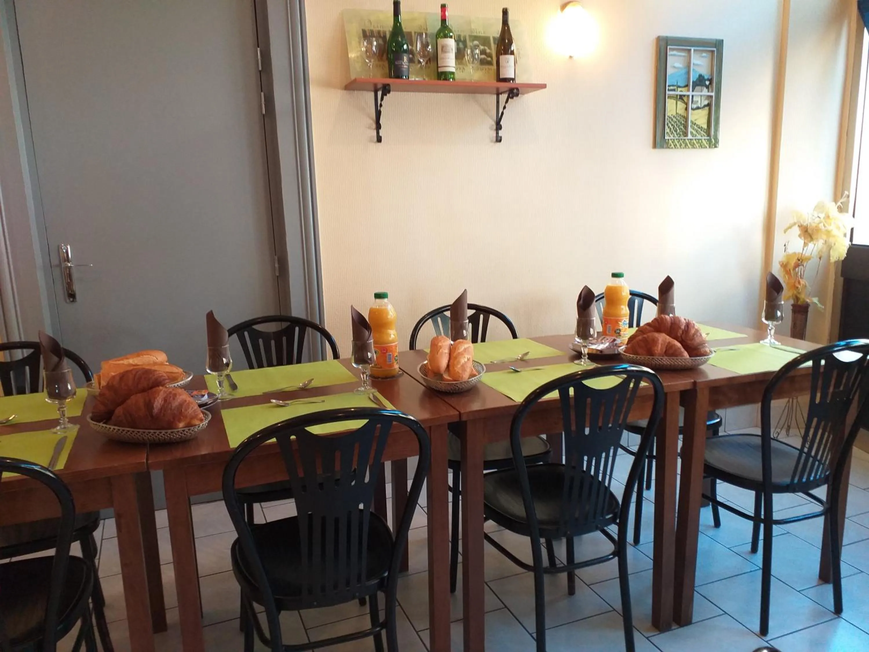 Breakfast in Hotel de la gare