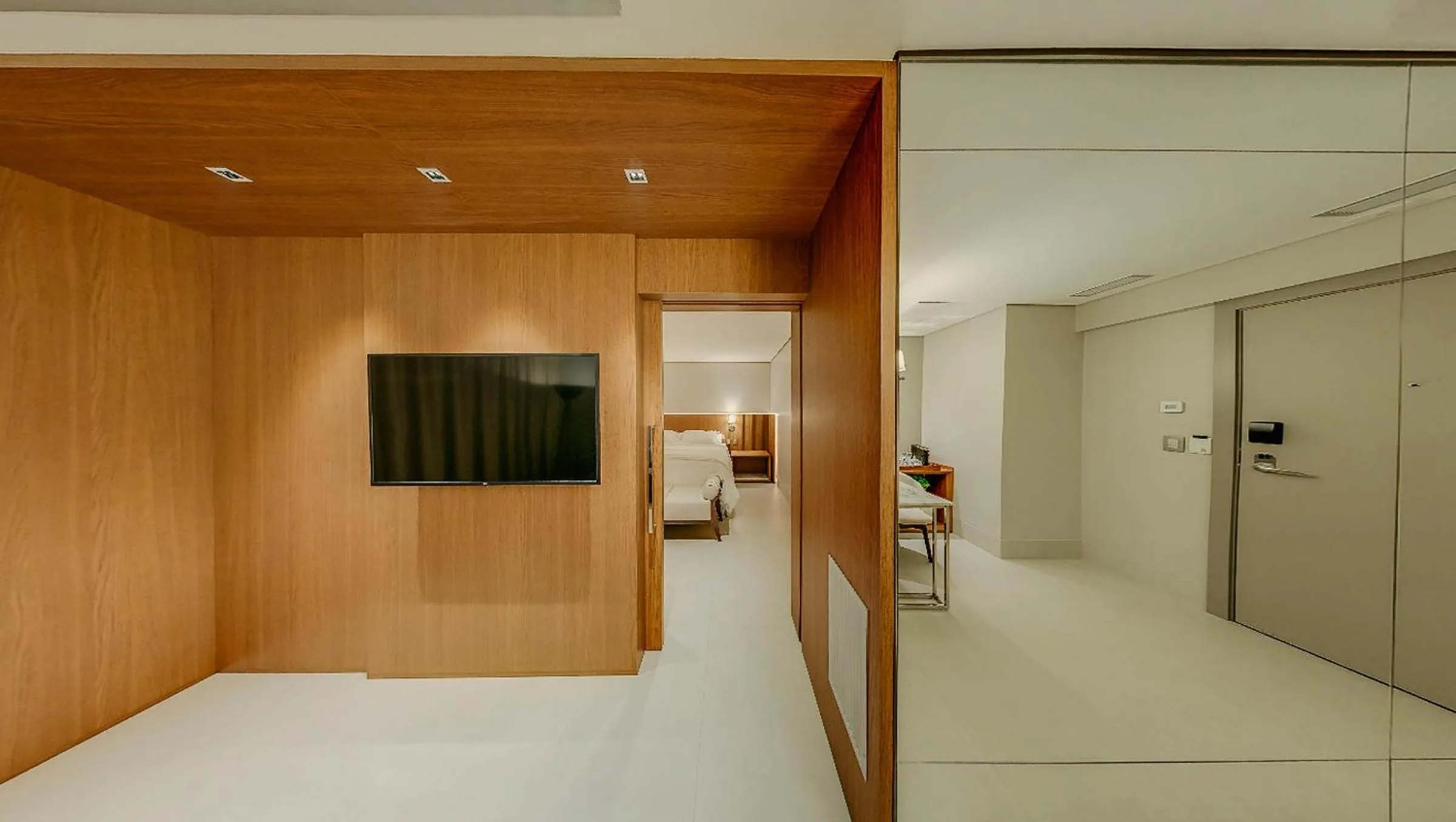 TV and multimedia in Amazon Taiamã Hotel