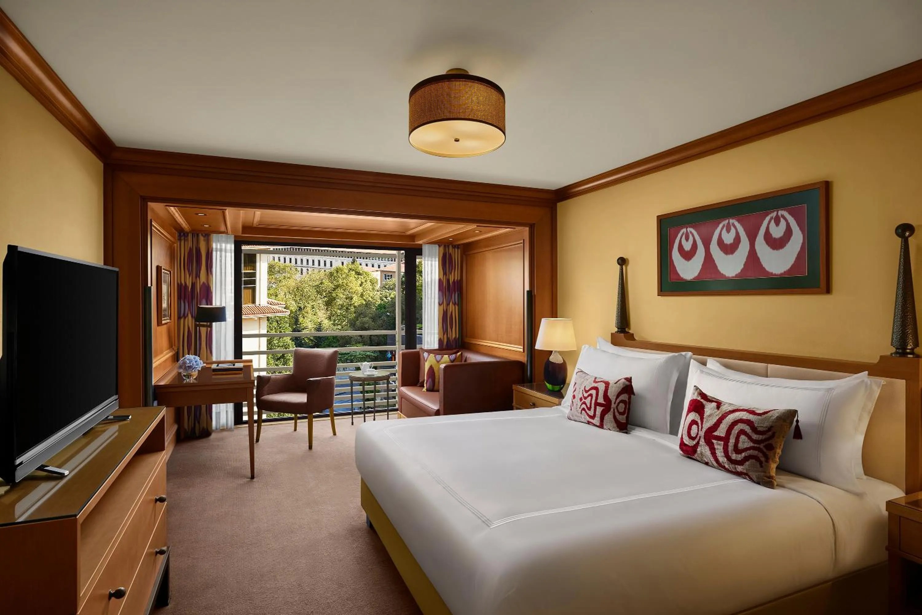 Photo of the whole room, Bed in Divan Istanbul