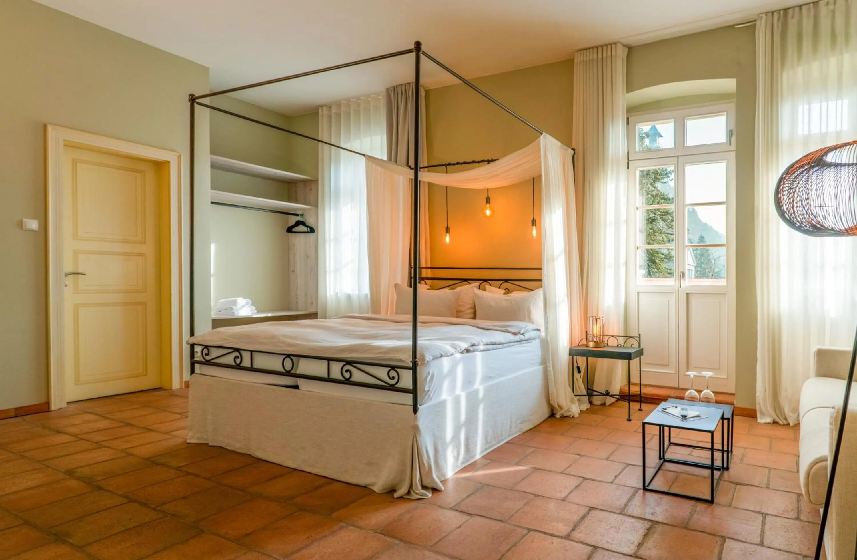 Bed in Albergo-Toscana