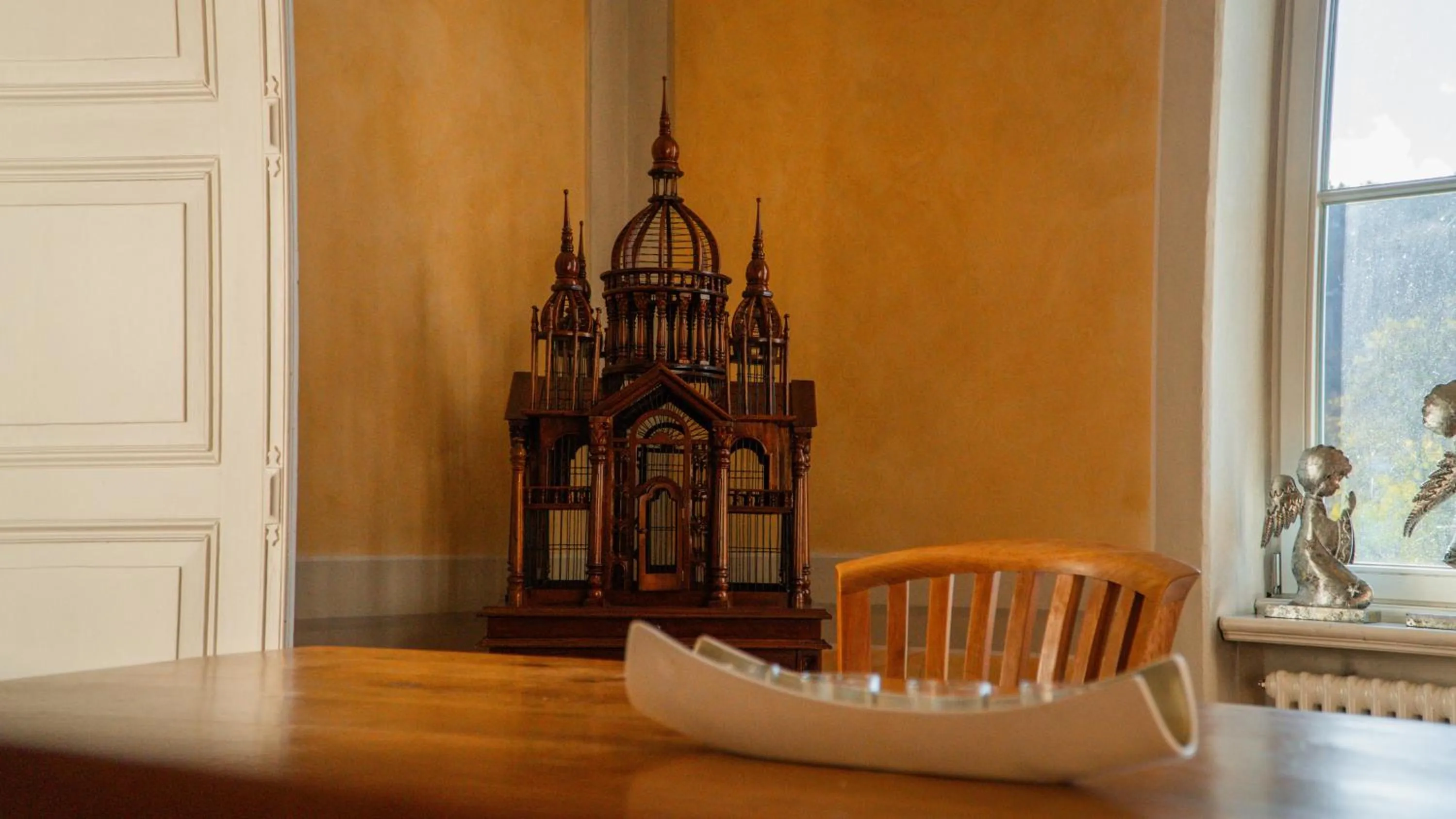 Decorative detail in Albergo-Toscana