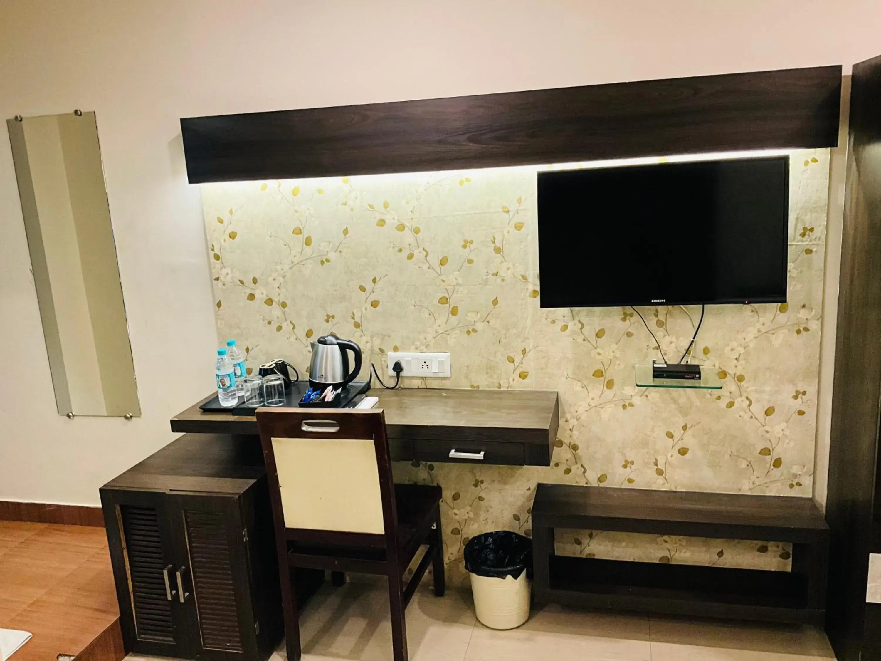 TV and multimedia in Hotel Galaxy TV and multimedia in Hotel Galaxy