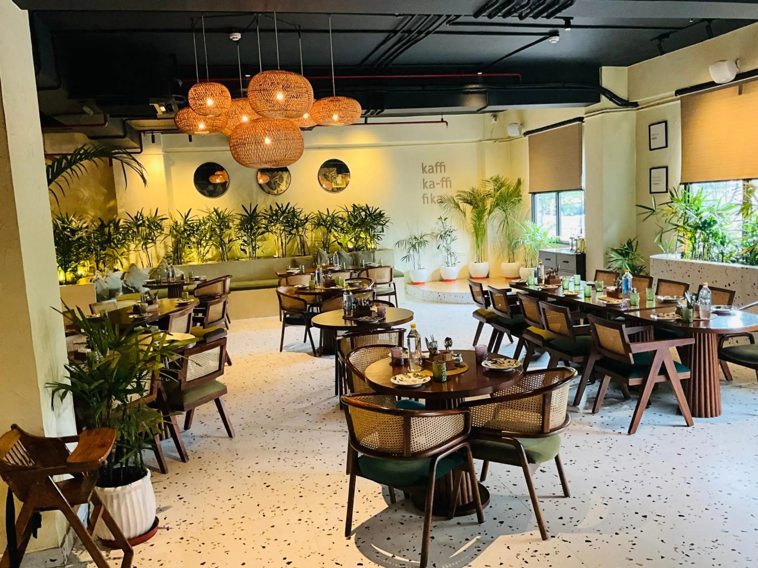 Restaurant/places to eat in Hotel Galaxy Restaurant/places to eat in Hotel Galaxy