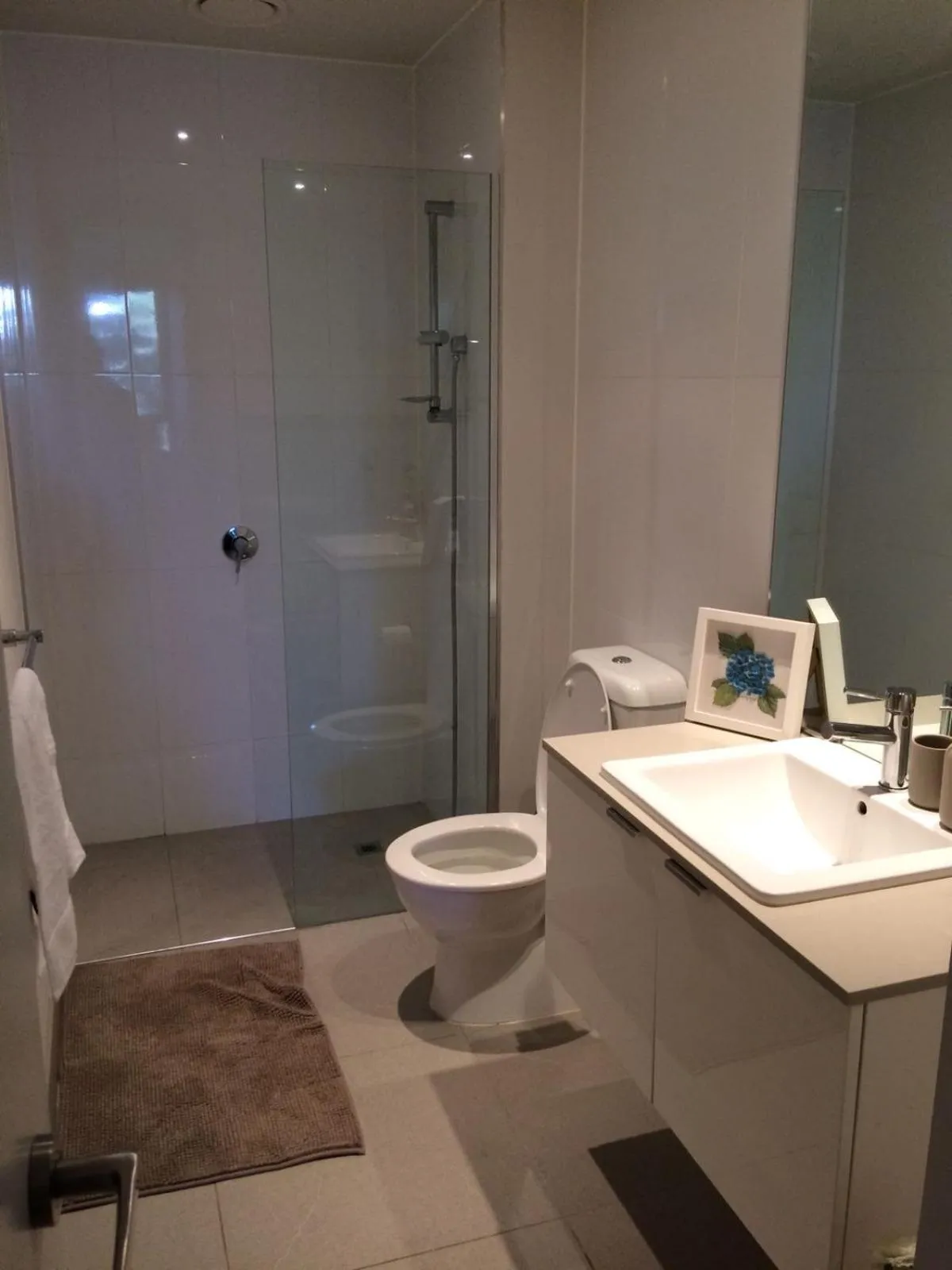 Shower in Marina View Apartment on the Maribyrnong River, Melbourne