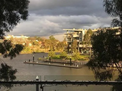 Marina View Apartment on the Maribyrnong River, Melbourne