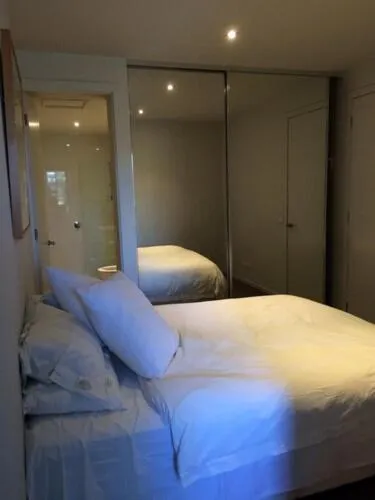 Bed in Marina View Apartment on the Maribyrnong River, Melbourne
