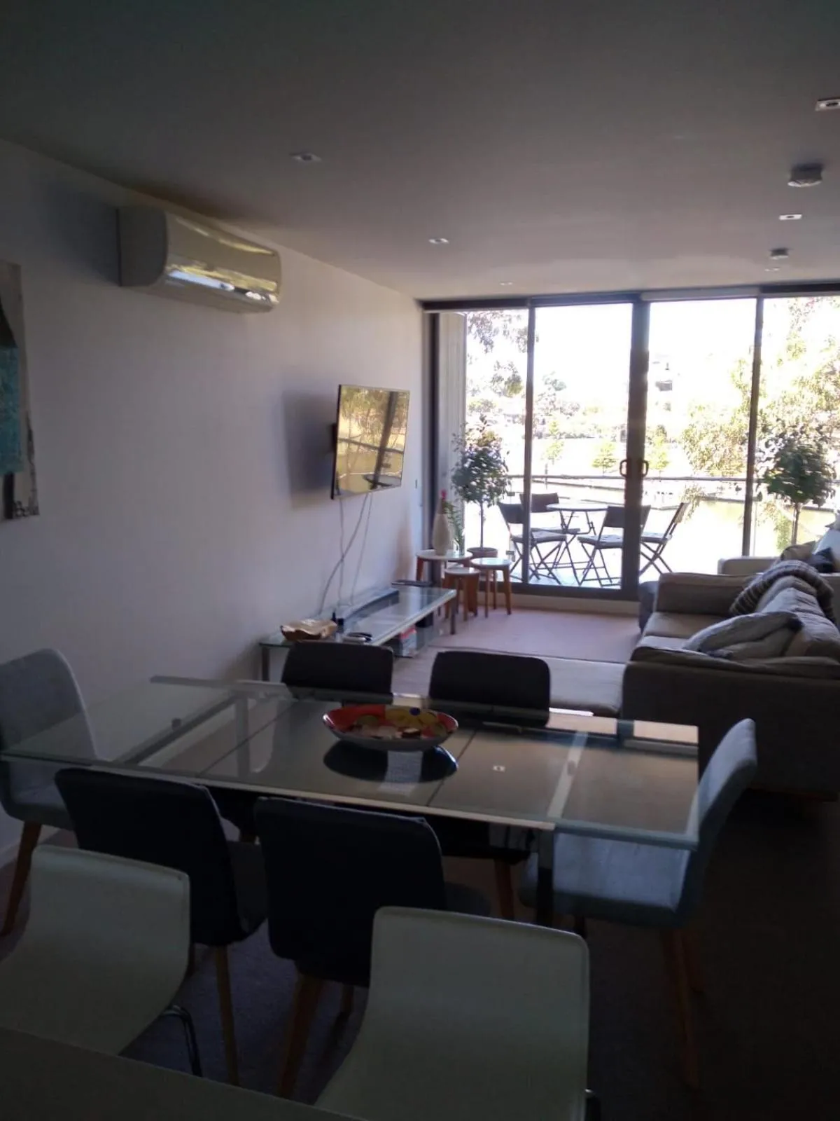 Marina View Apartment on the Maribyrnong River, Melbourne