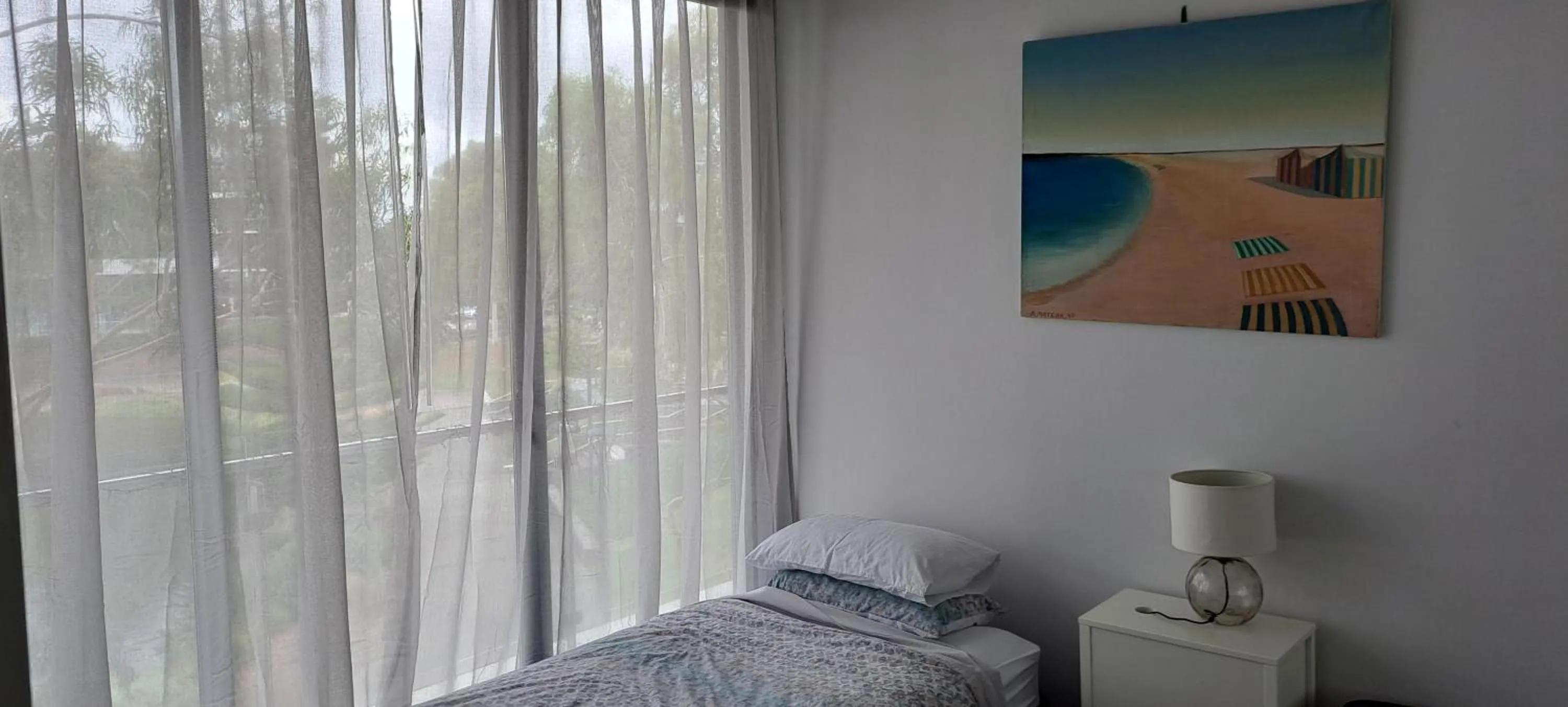 Bed in Marina View Apartment on the Maribyrnong River, Melbourne
