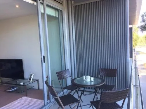 Marina View Apartment on the Maribyrnong River, Melbourne