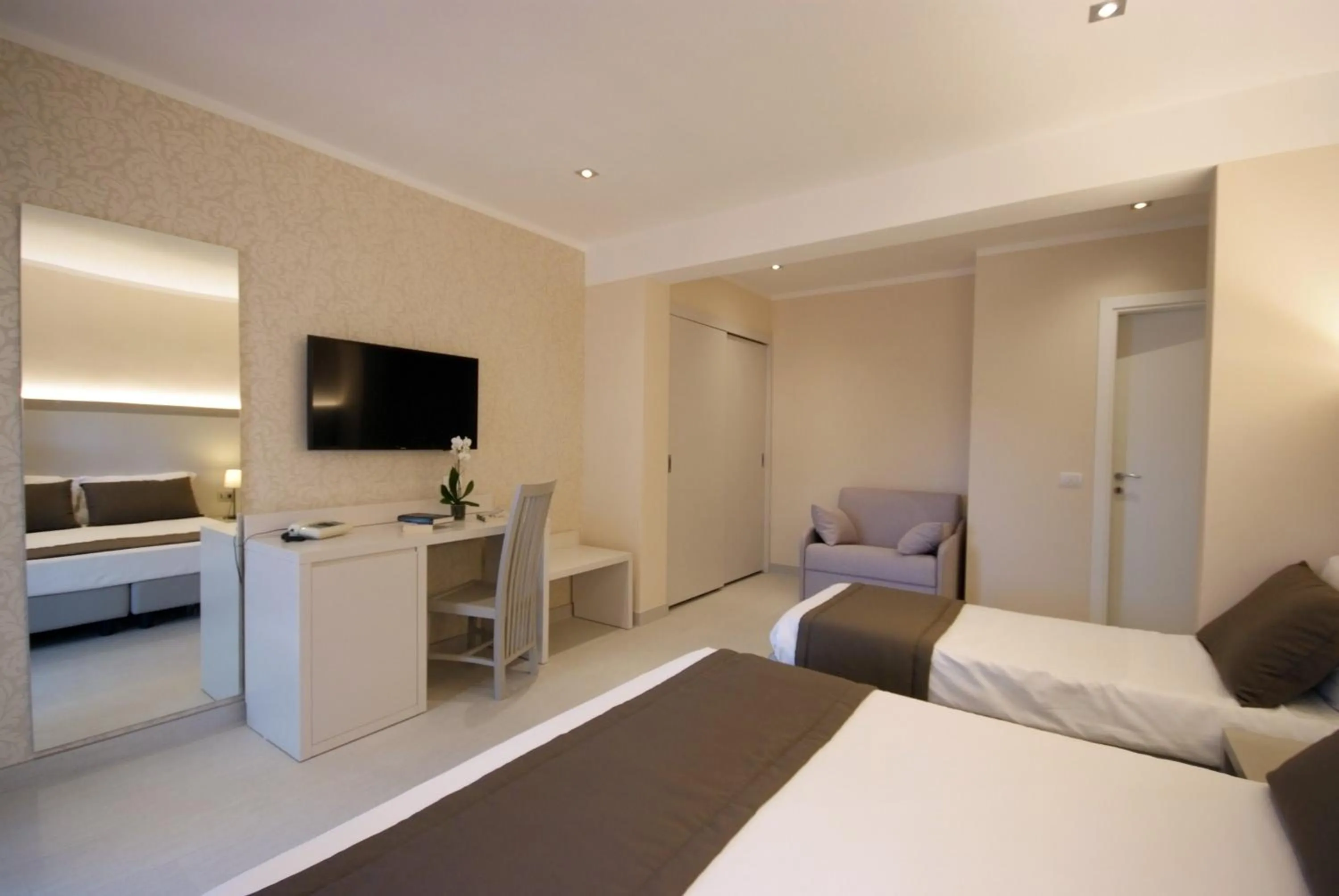 Photo of the whole room, Bed in Hotel La Perla Del Golfo