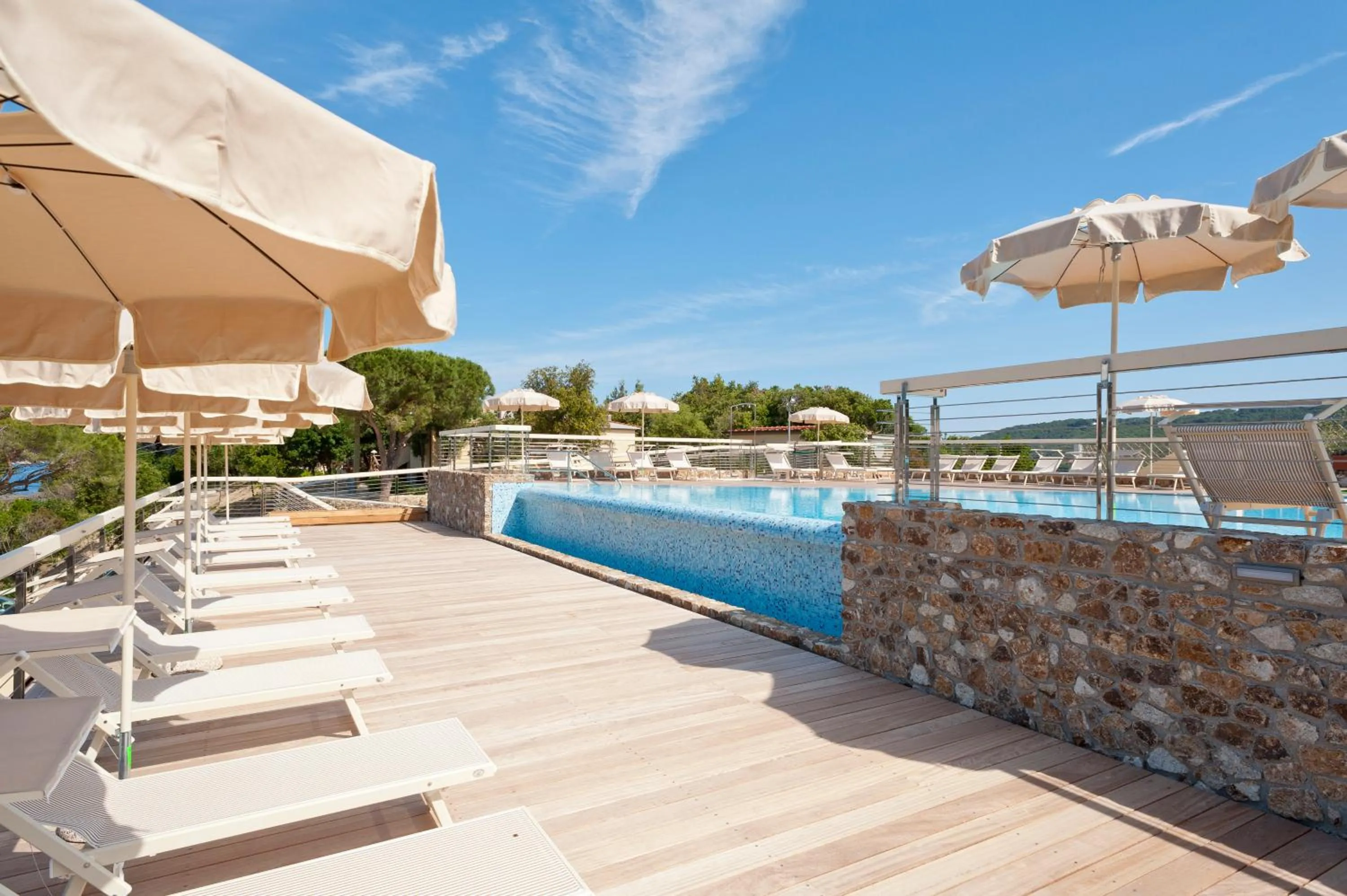 Swimming pool in Hotel La Perla Del Golfo