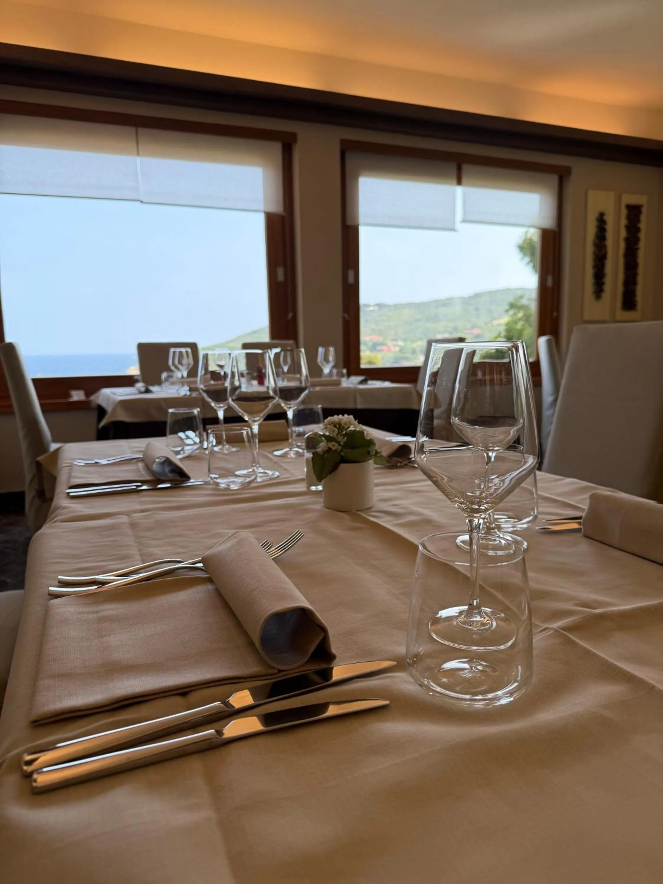 Restaurant/places to eat in Hotel La Perla Del Golfo