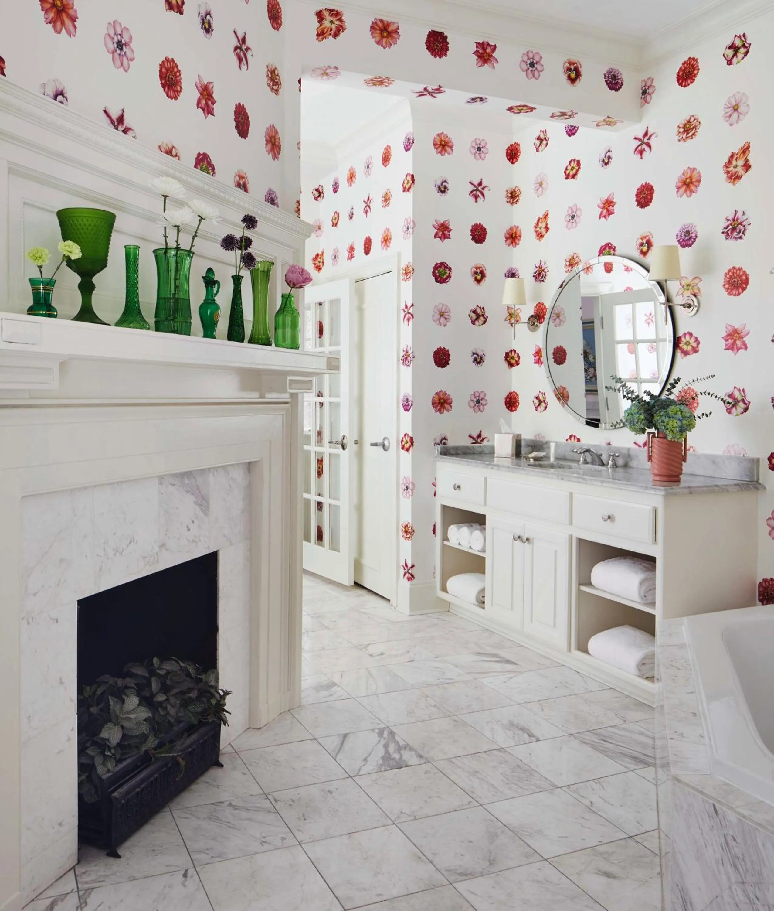 Bathroom in Graduate by Hilton Columbia SC