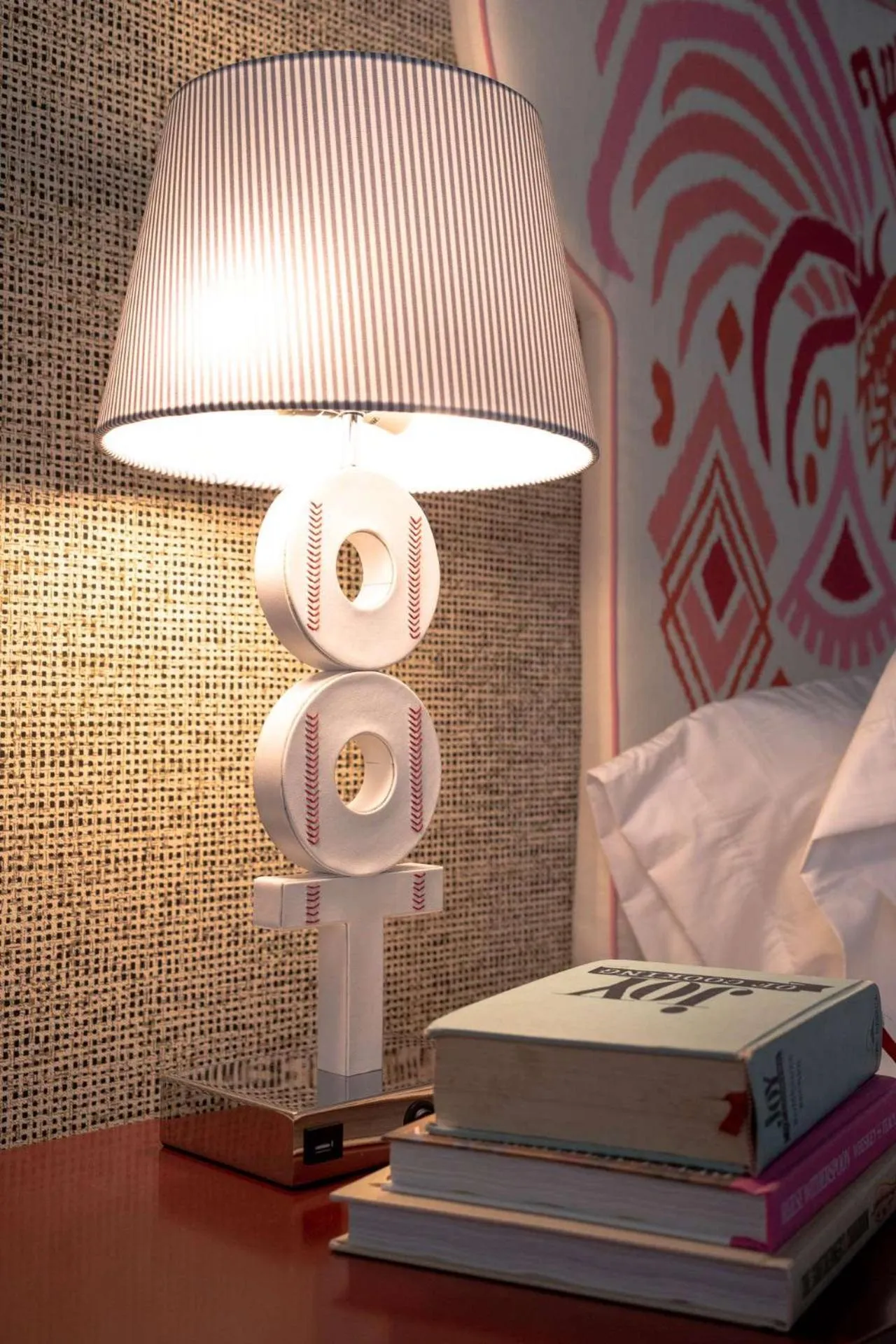 Photo of the whole room, Bed in Graduate by Hilton Columbia SC