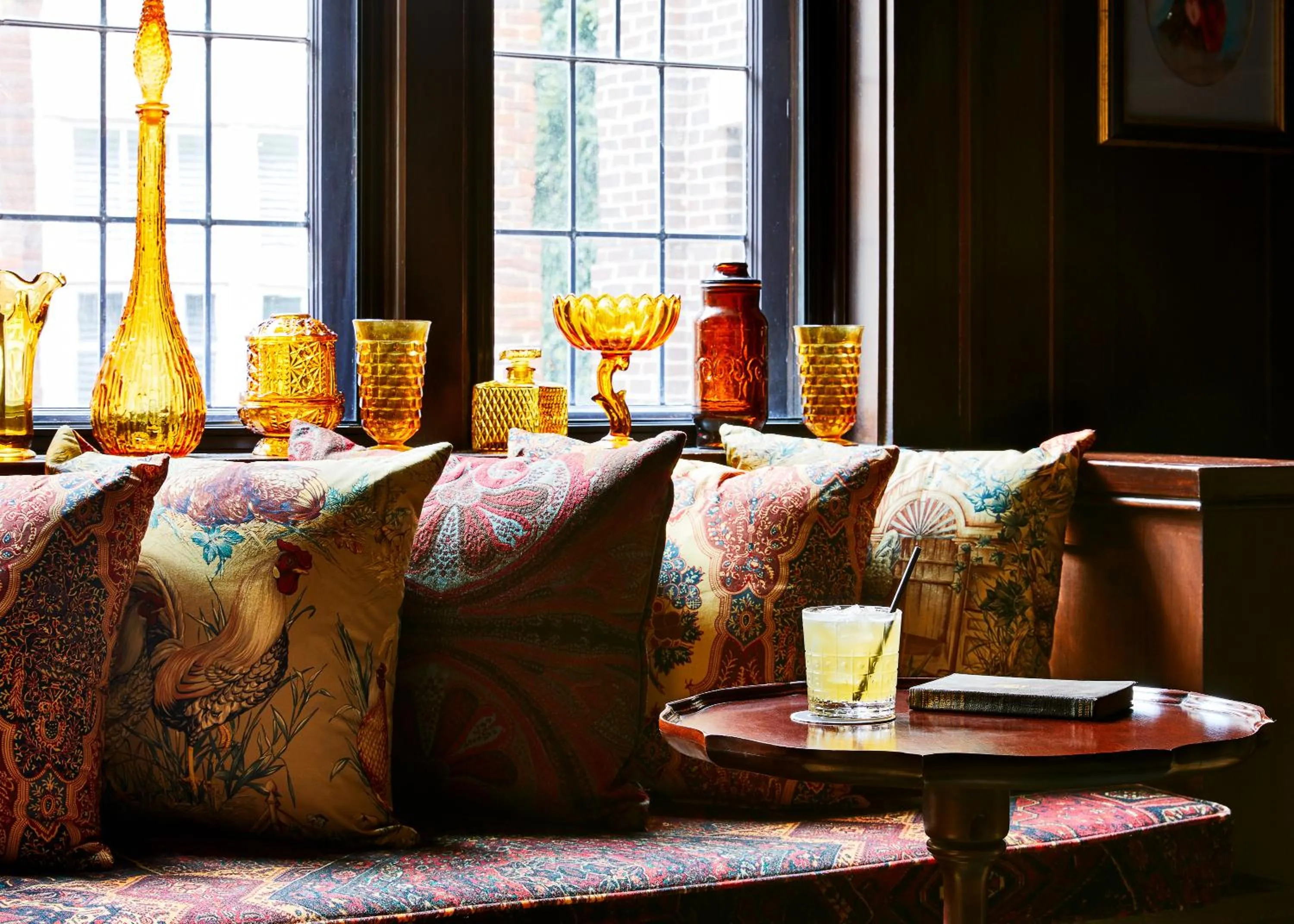 Seating area in Graduate by Hilton Columbia SC