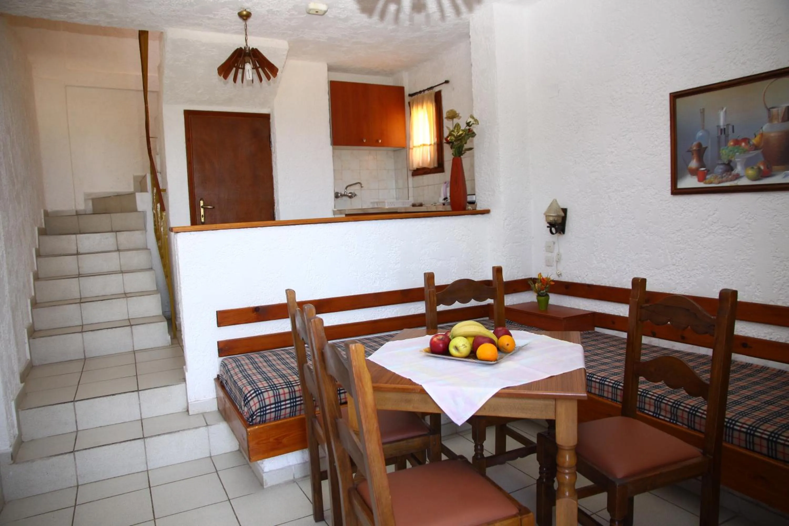 Restaurant/places to eat in Elgoni Apartments