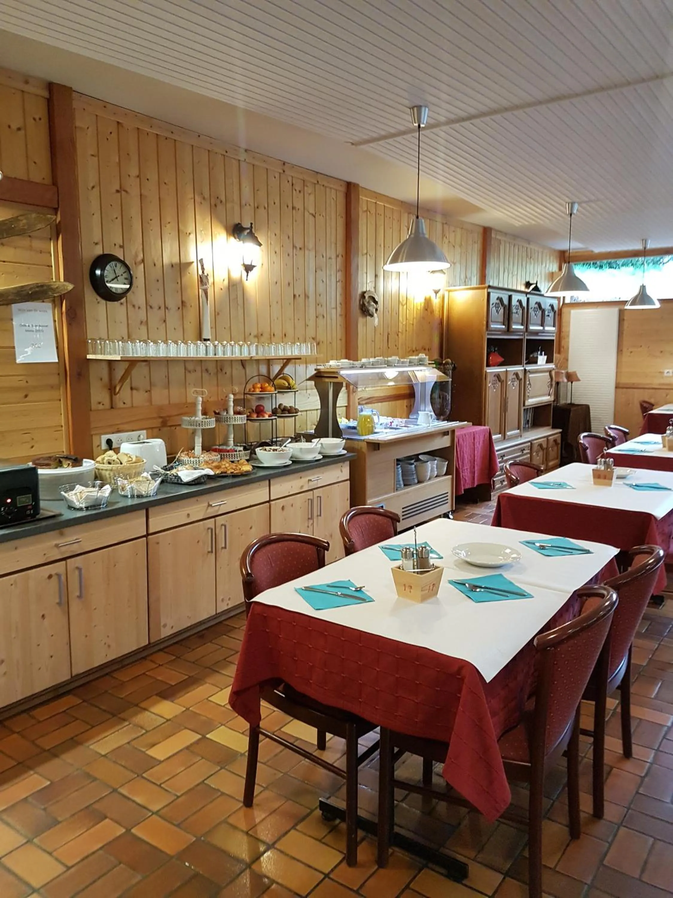 Restaurant/places to eat in Hotel du lac des Corbeaux