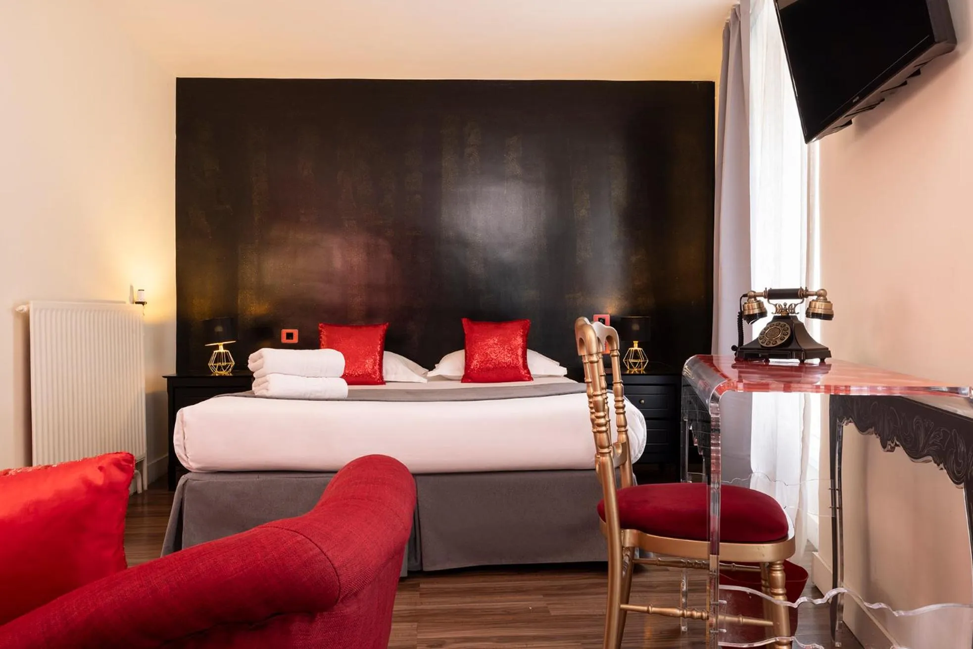 Bed in Paris Legendre