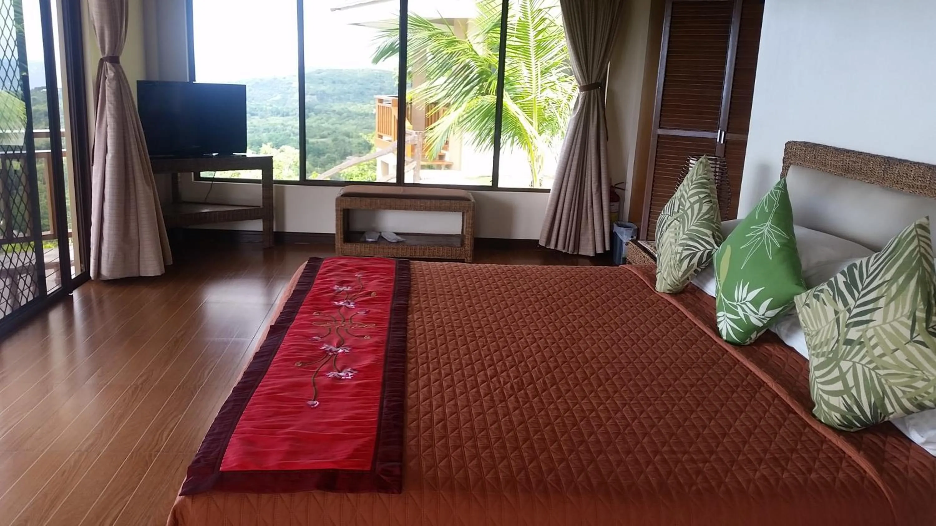 Photo of the whole room, Bed in Infinity Heights Resort