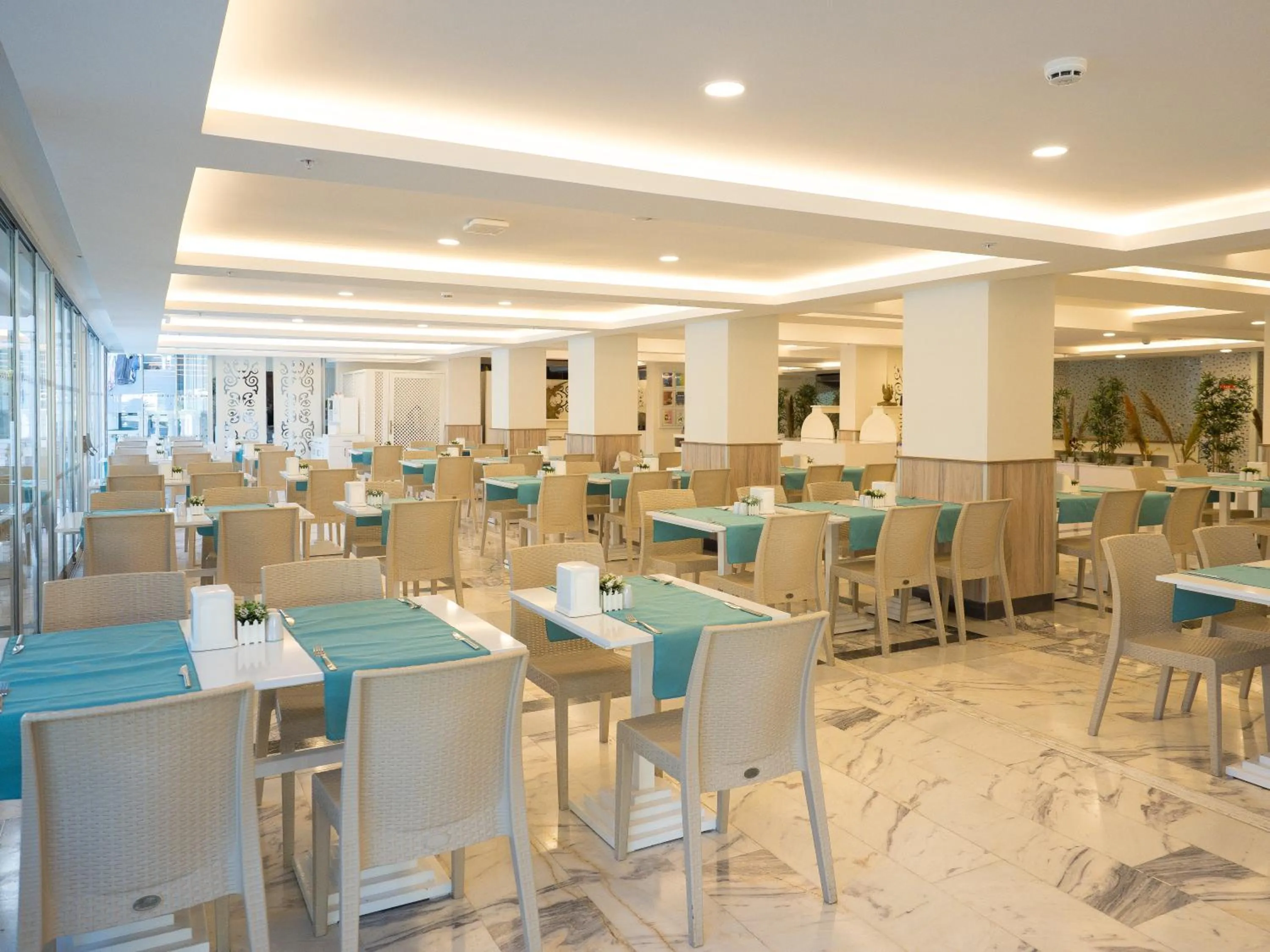 Restaurant/places to eat in Halıcı Hotel Marmaris