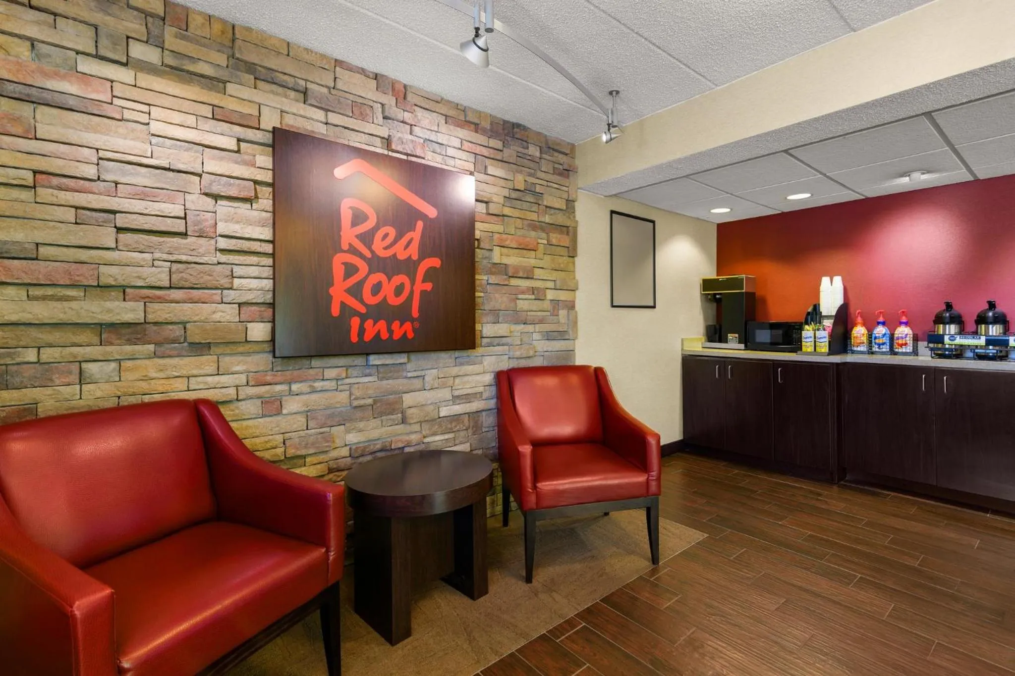 Lobby or reception in Red Roof Inn Salem