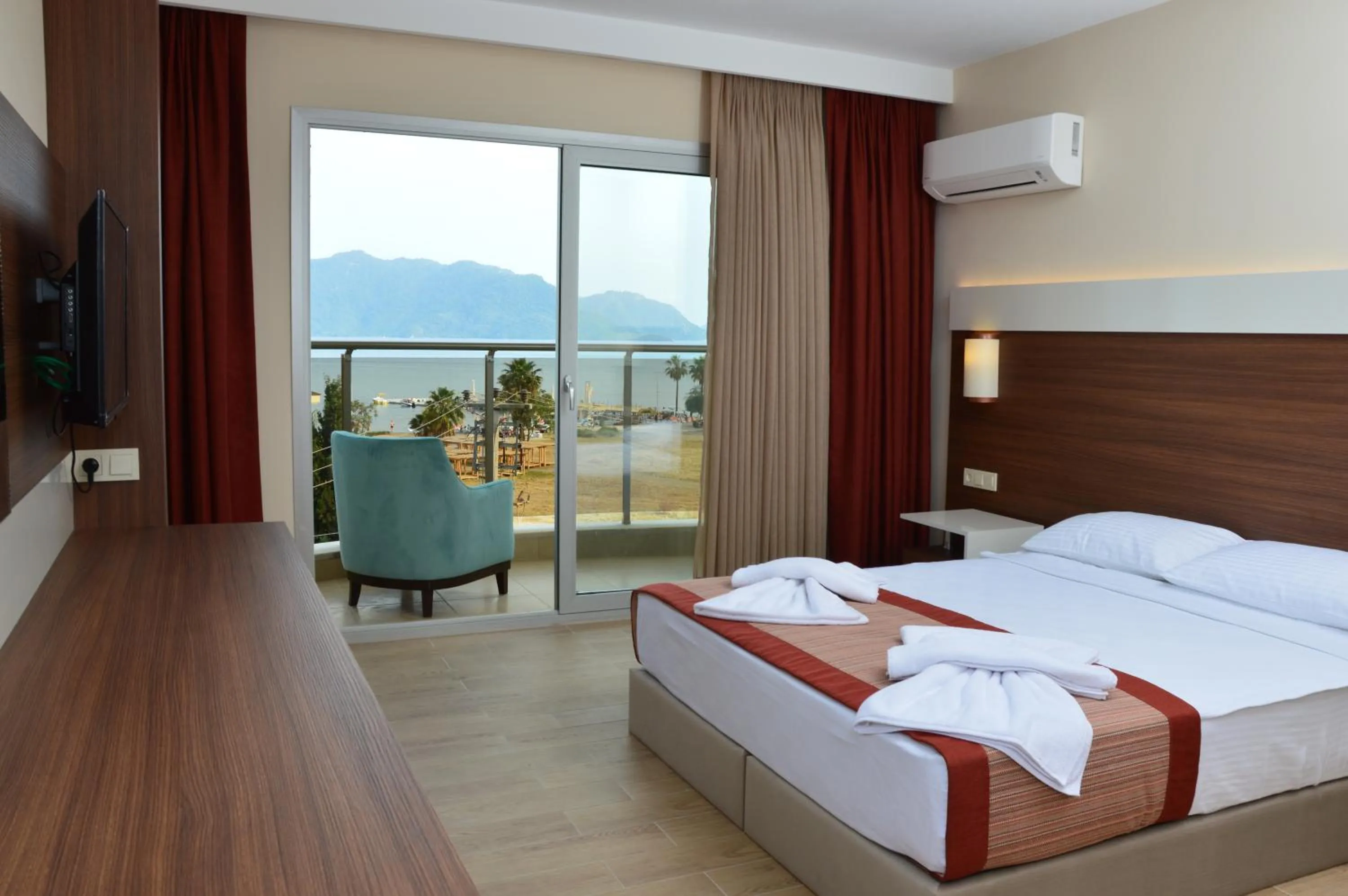 Bed in Sunway Club Otel