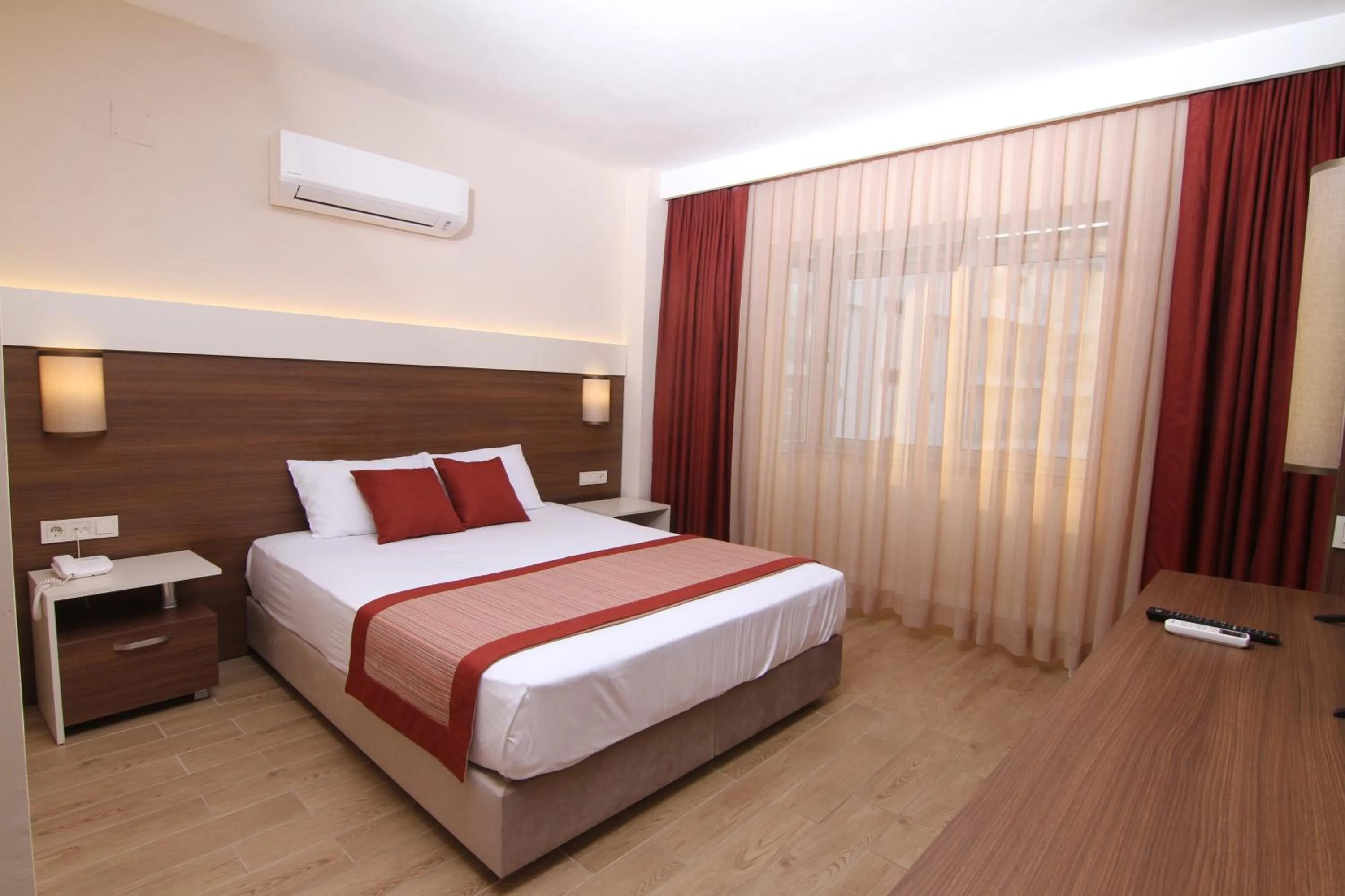 Bed in Sunway Club Otel