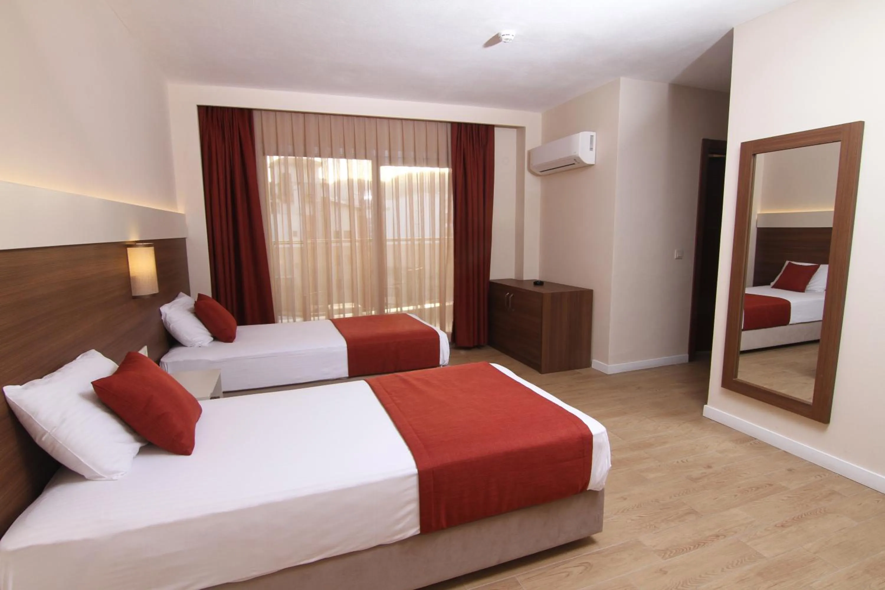 Bed in Sunway Club Otel