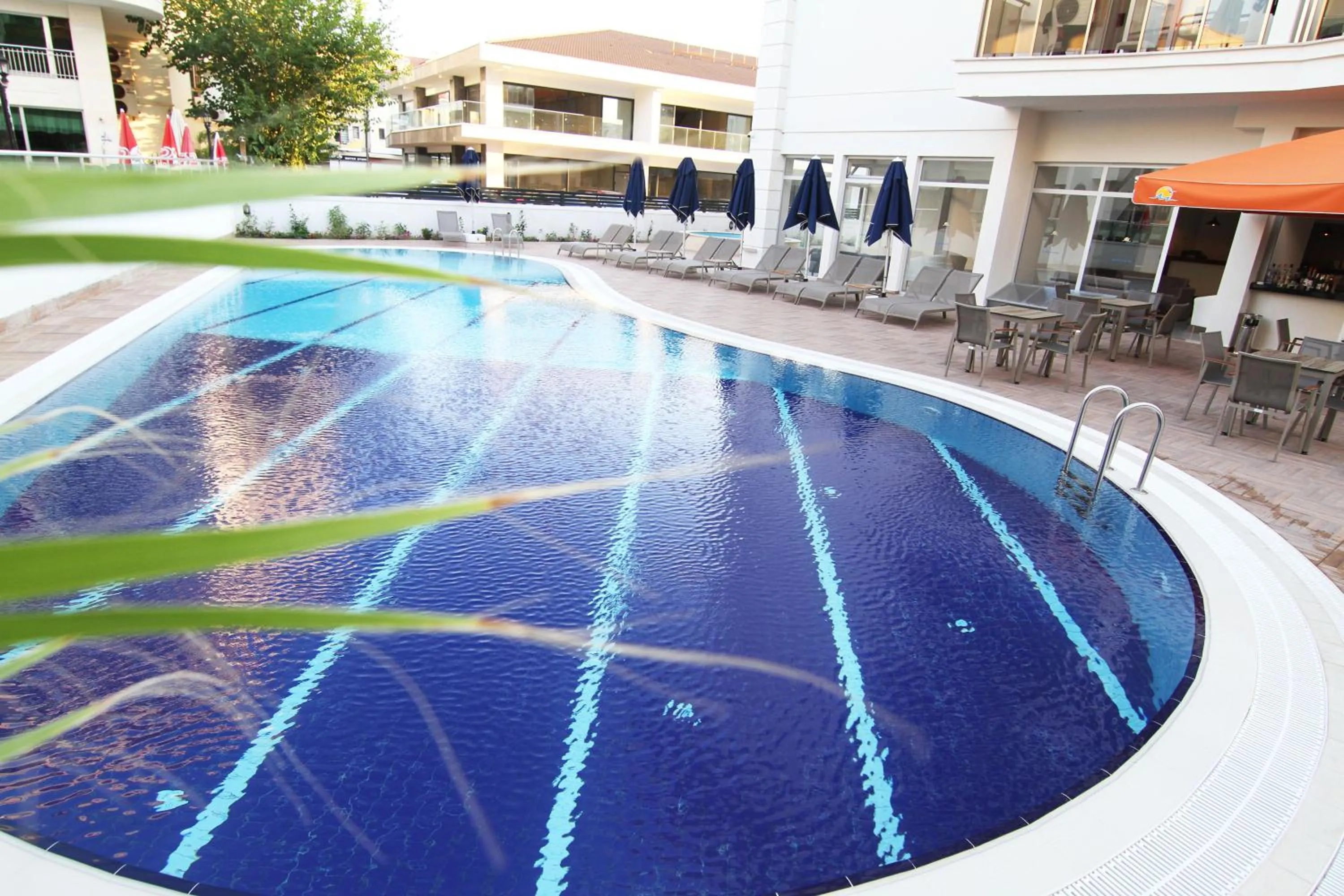 Swimming pool in Sunway Club Otel