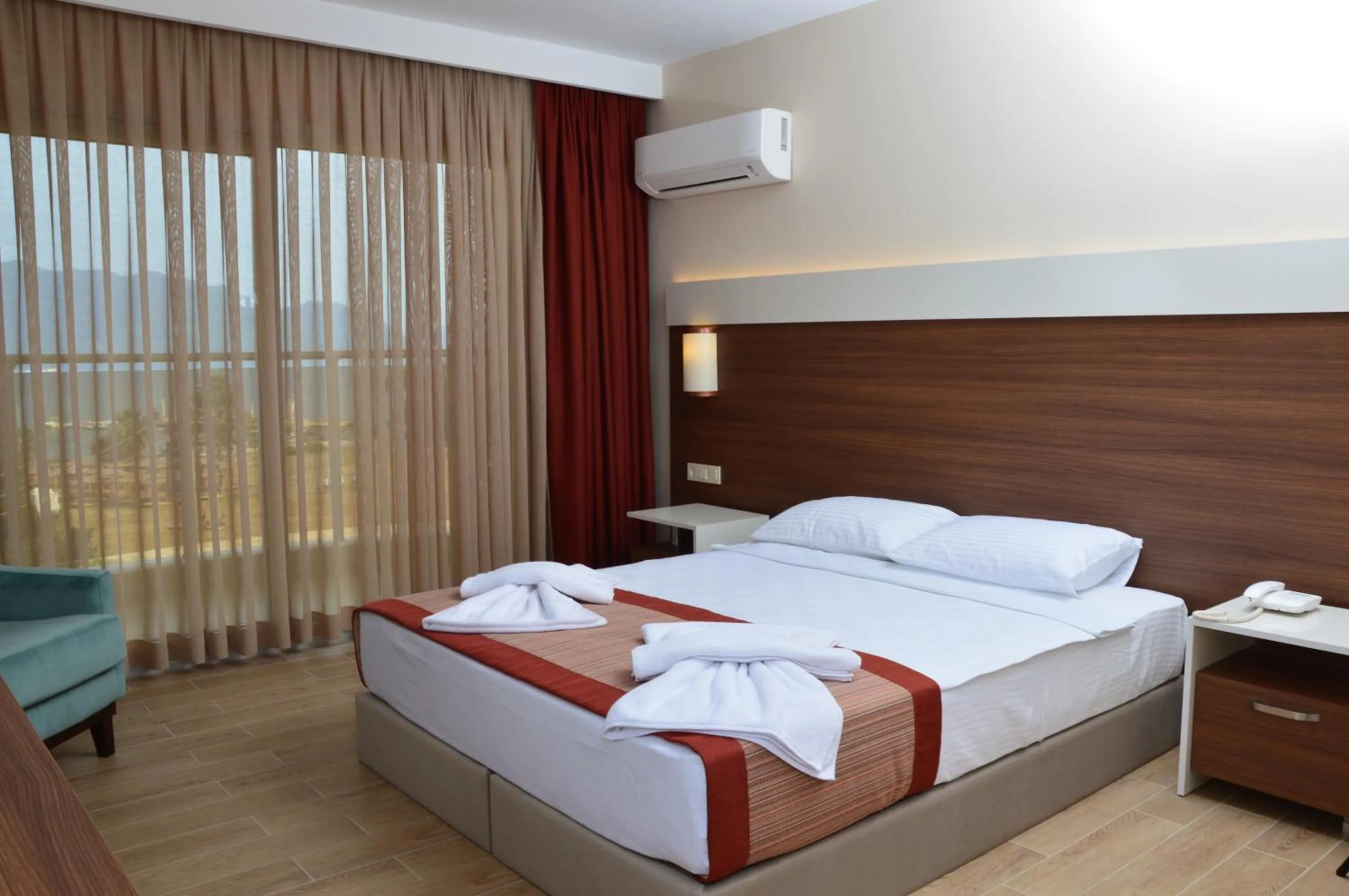 Bed in Sunway Club Otel