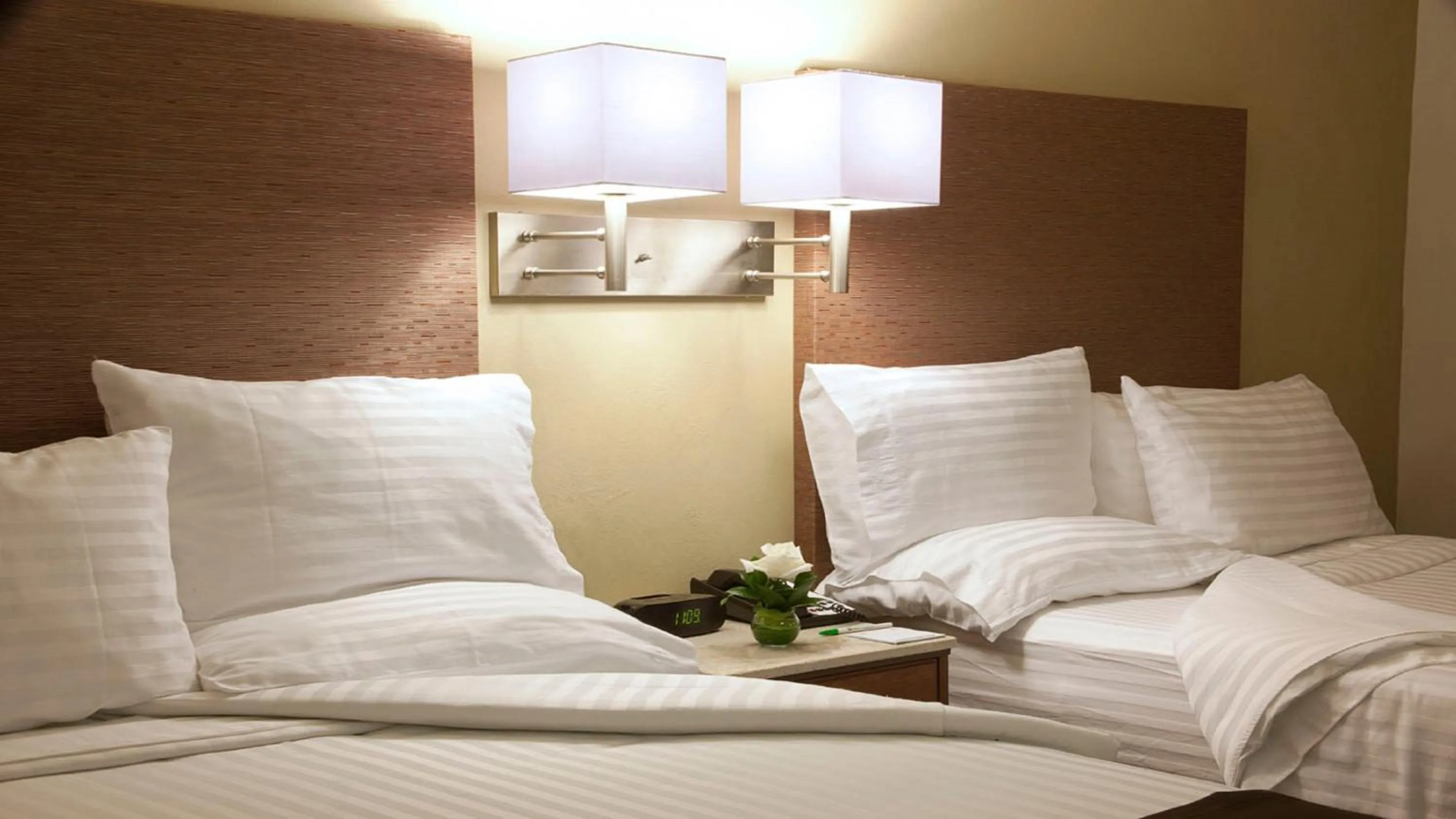 Photo of the whole room, Bed in Holiday Inn Orizaba by IHG