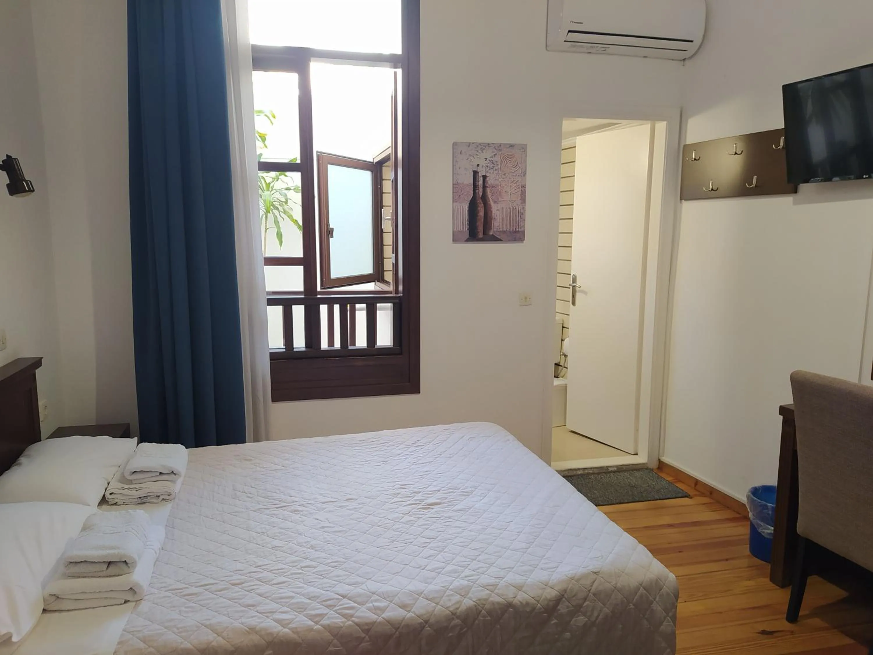 Bed in Sea Front Old Town