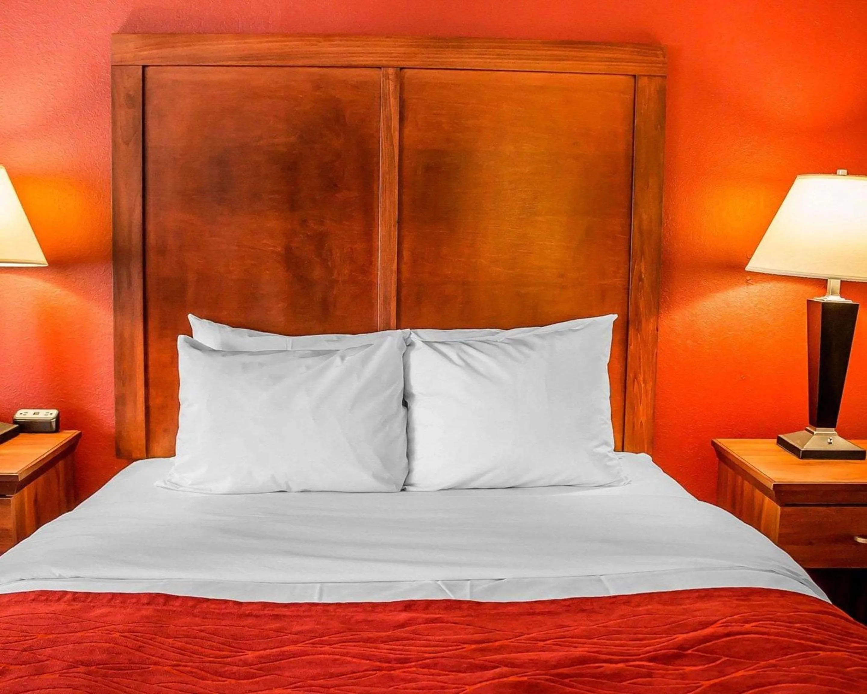 Bedroom, Bed in Quality Inn