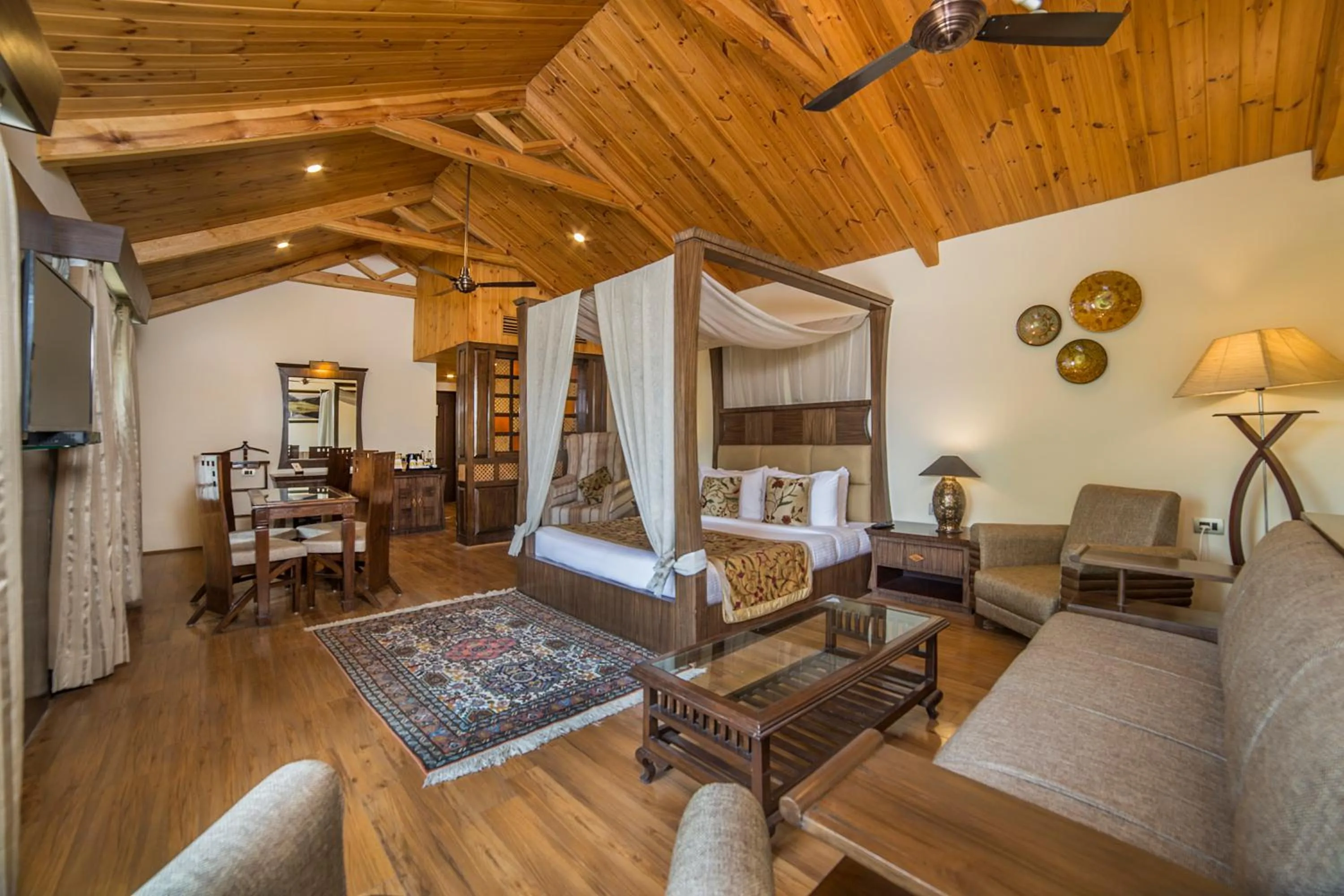 Bedroom in Lemon Tree Hotel Srinagar