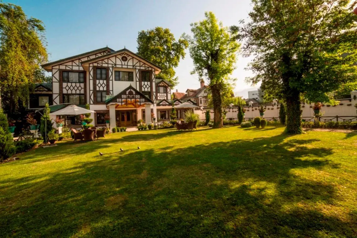 Property building in Lemon Tree Hotel Srinagar Property building in Lemon Tree Hotel Srinagar