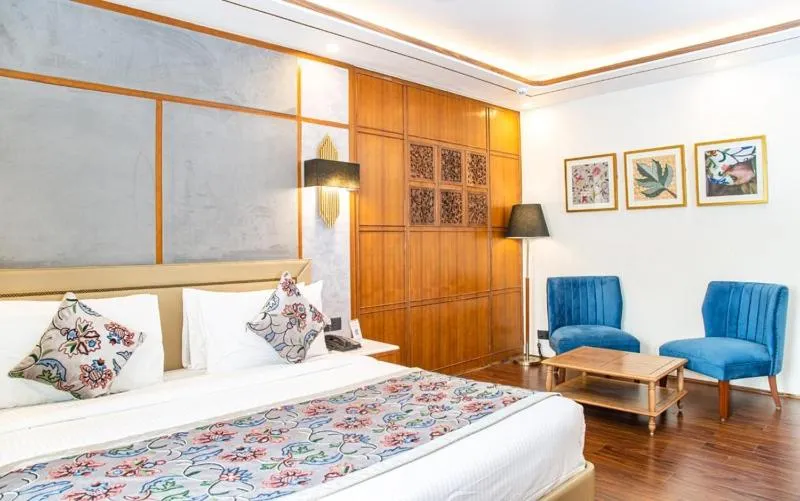 Bed in Lemon Tree Hotel Srinagar