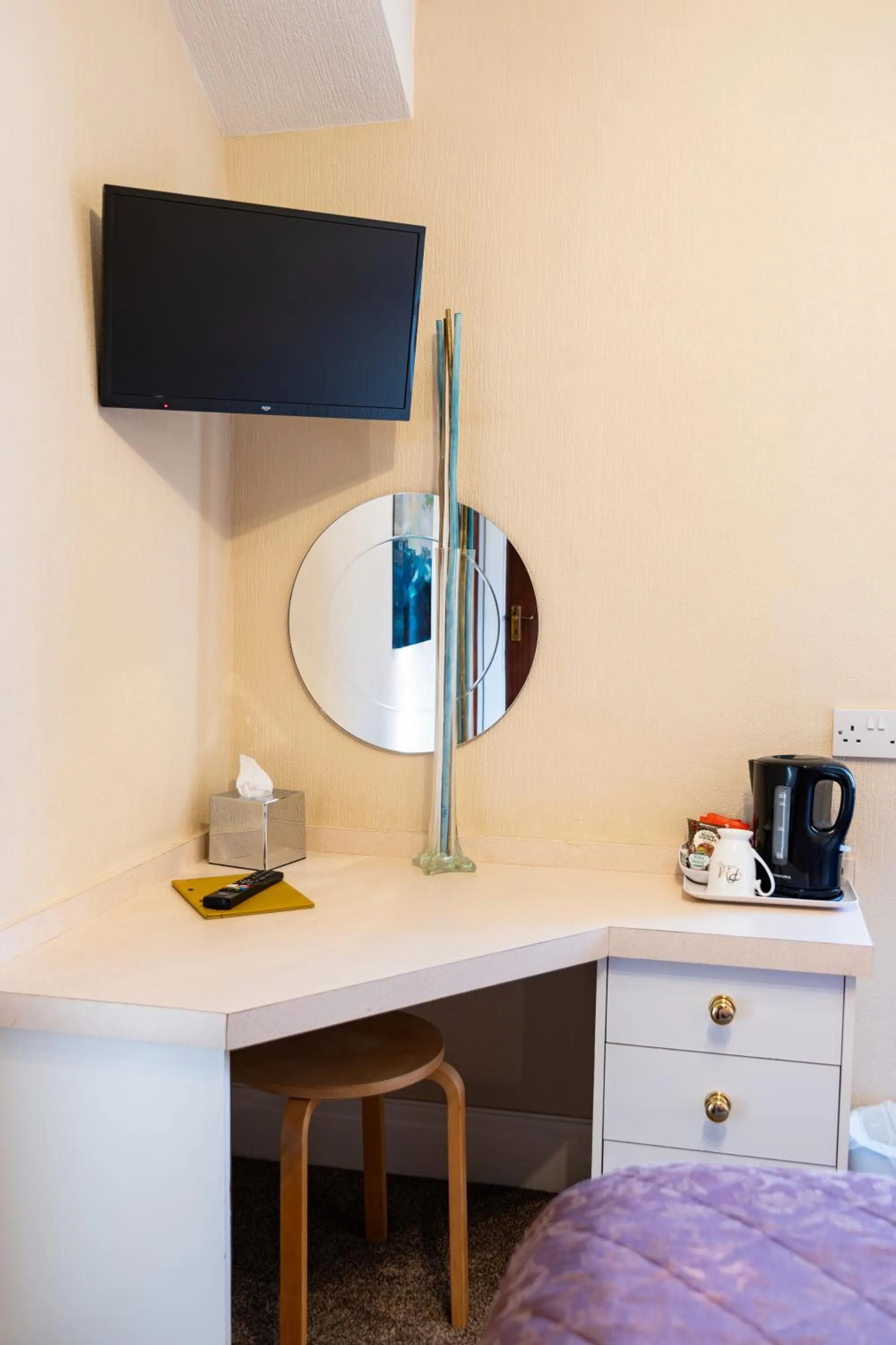 Bedroom in Park Manor Hotel