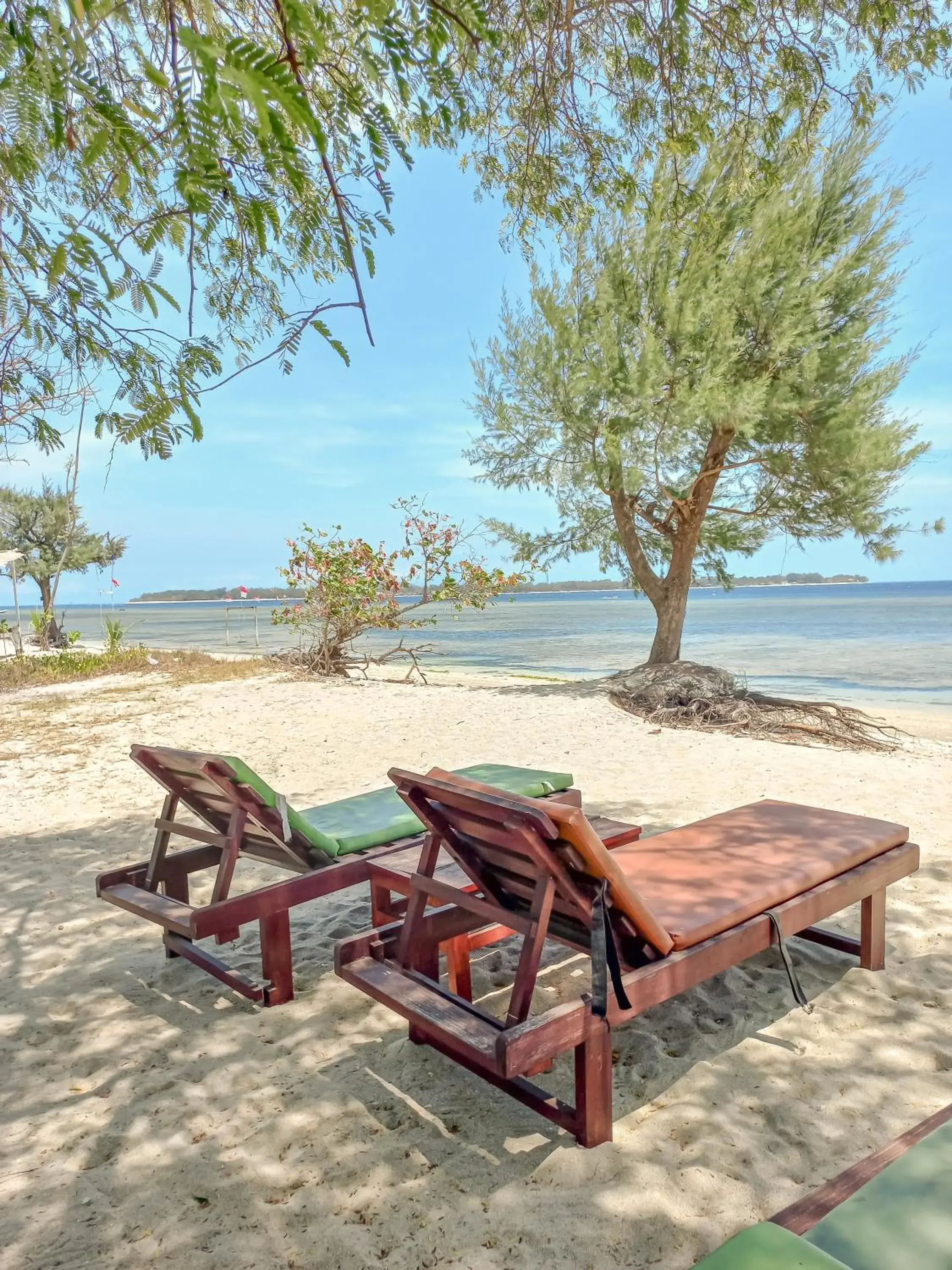 sunbed in Nusa Indah Bungalows sunbed in Nusa Indah Bungalows