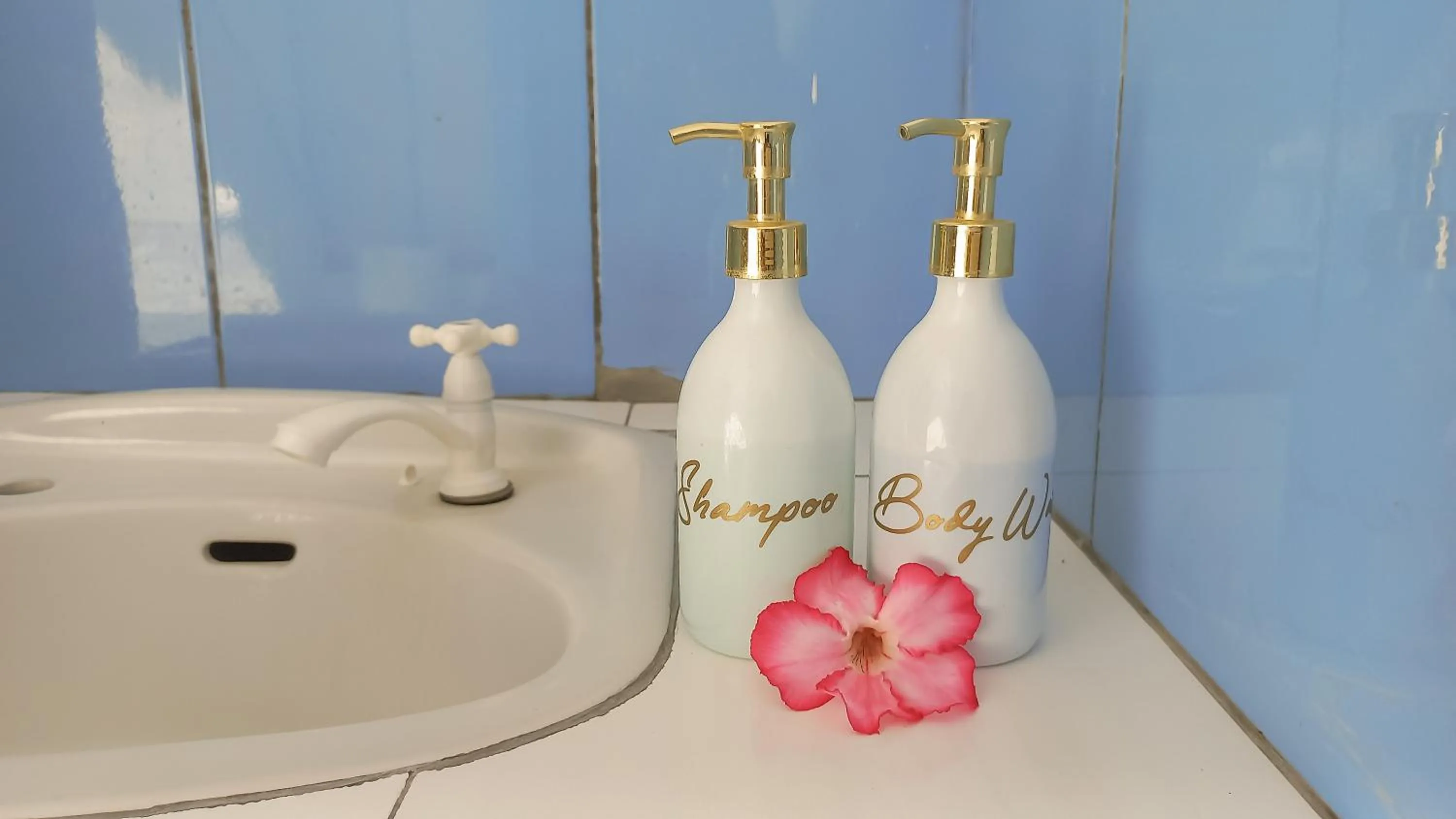 Bathroom in Nusa Indah Bungalows