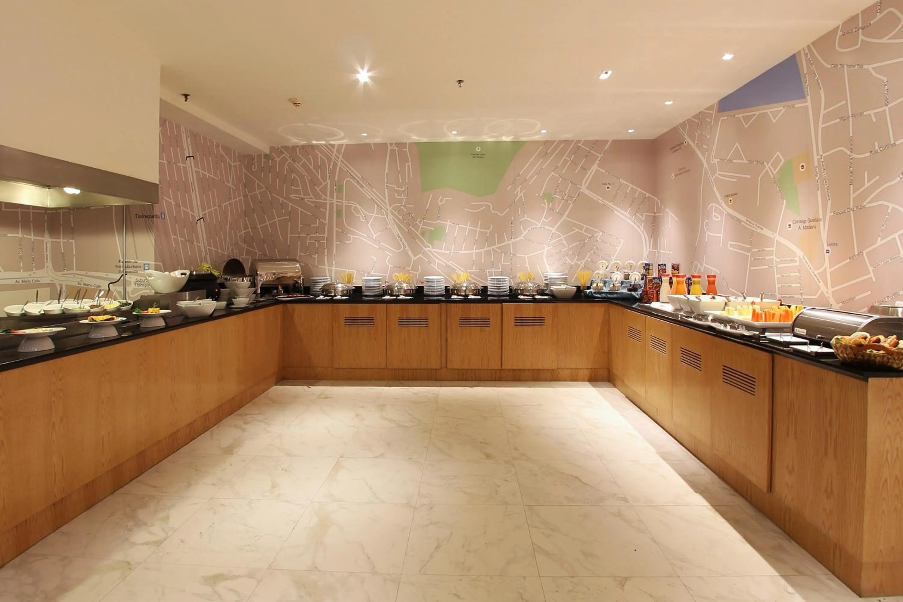 Restaurant/places to eat in Fiesta Inn Tlalnepantla